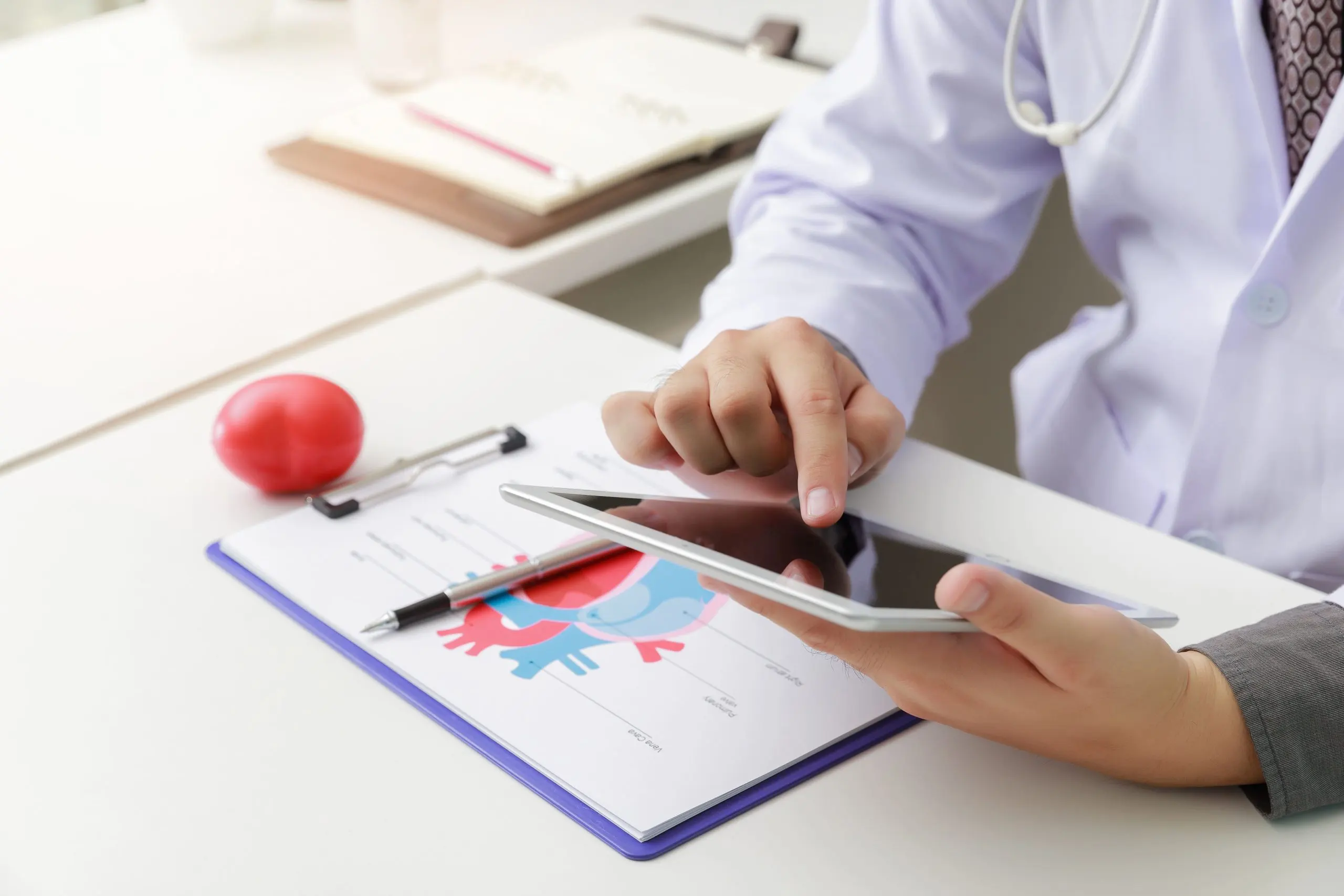 Operational Optimization Across the MedTech Lifecycle Through MedTech Operational Benchmarking MedTech-operational-benchmarking-scaled
