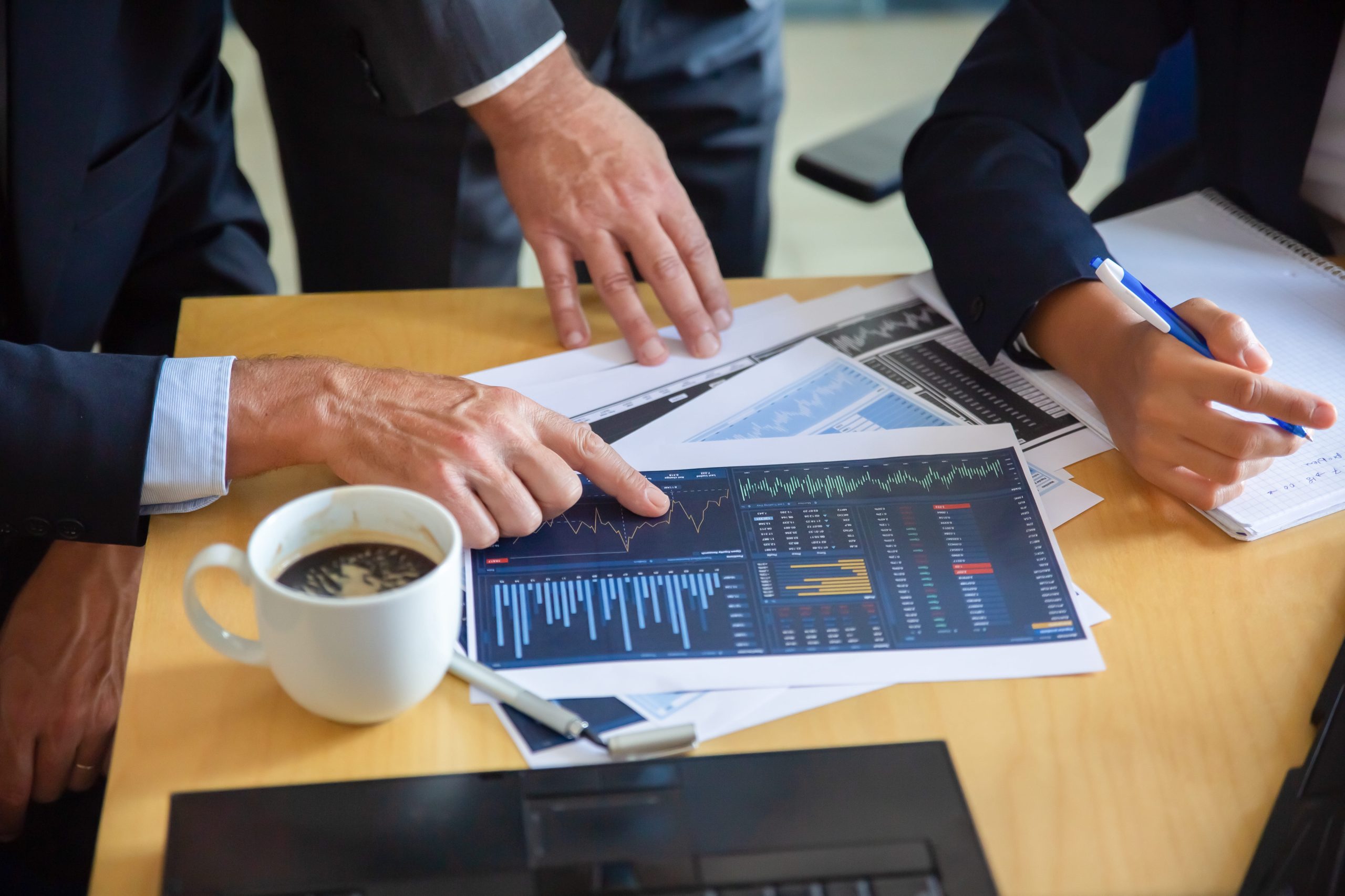 financial-services-operational-benchmarking-solutions-scaled