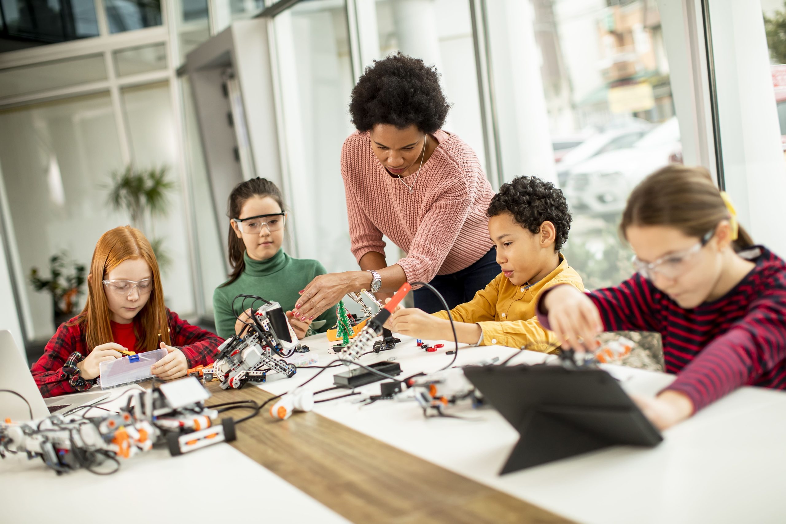 Financial Benchmarking in Hybrid Learning Models to Improve Capital Allocation and Academic ROI  hybrid-financial-benchmarking-2-scaled