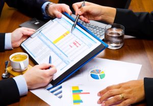 How Businesses Use New Market Opportunity Assessment to Reduce Entry Risk