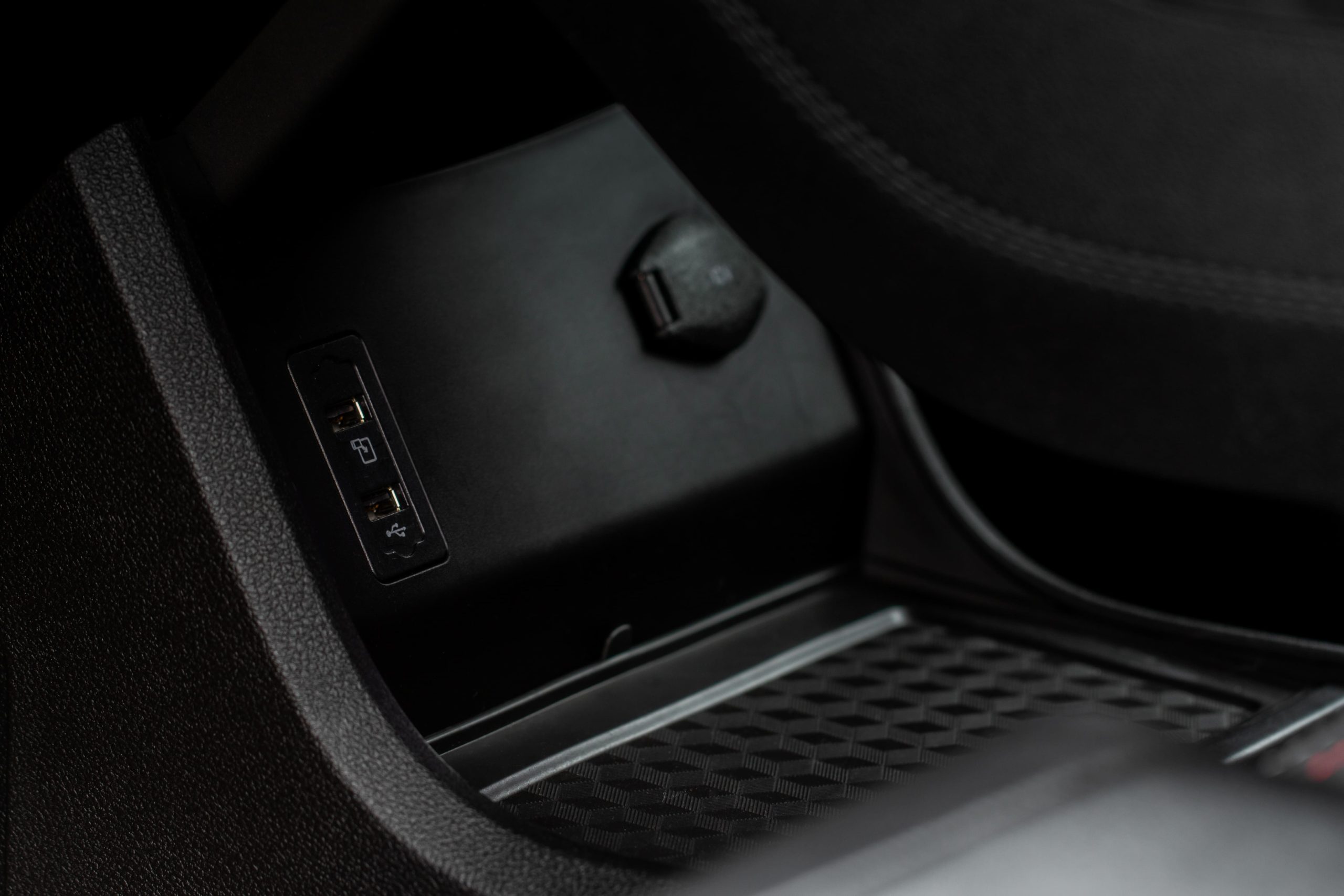 USA-Vehicle-Black-Box-Systems-market-3-scaled