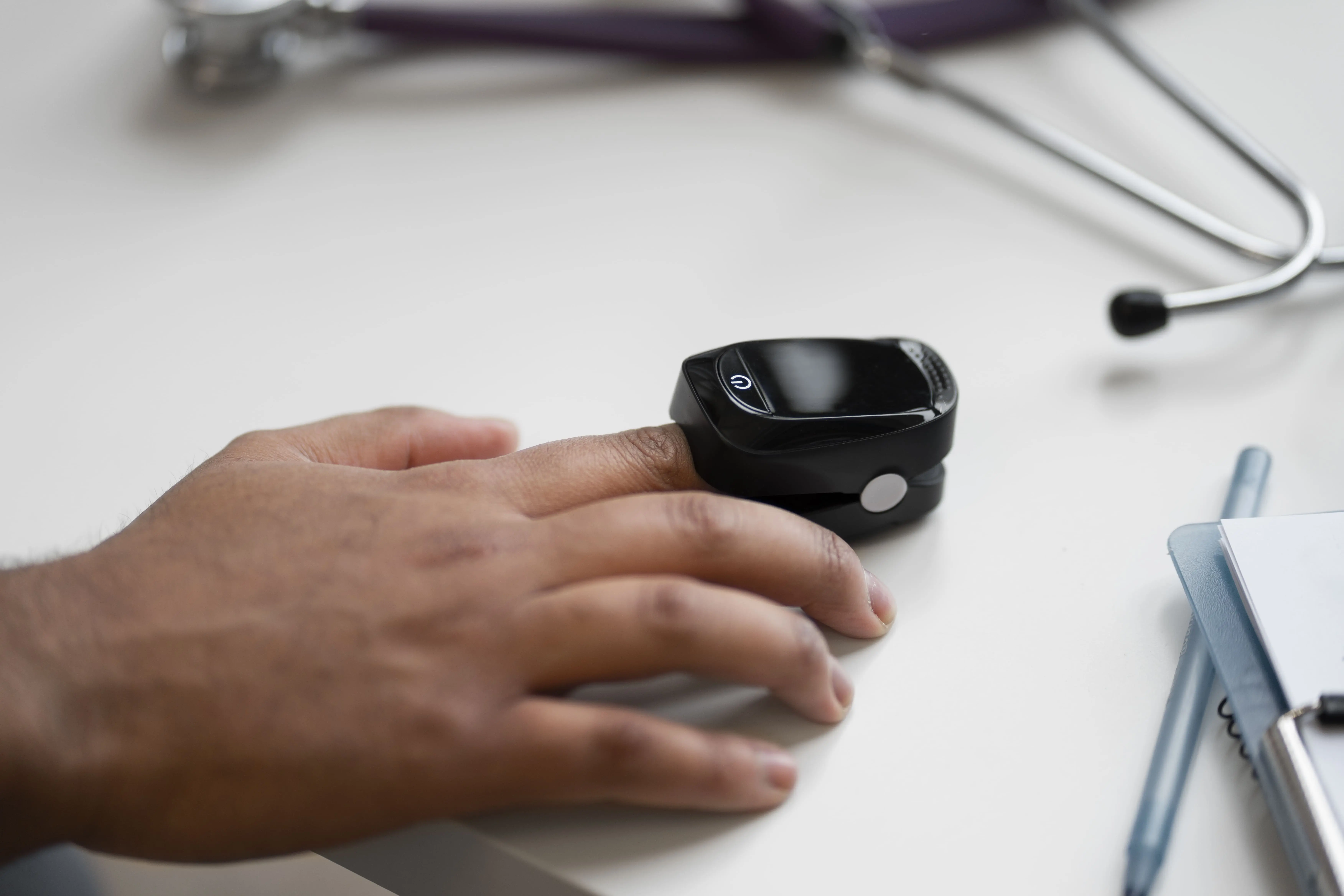 USA Glucometers Equipment Market Outlook to 2030 high-angle-patient-with-pulse-oximeter-1-1