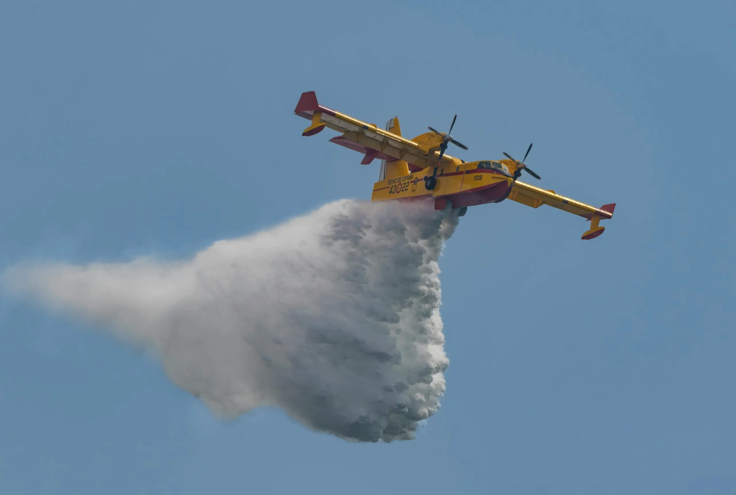 Singapore Fire Fighting Aircraft Market pexels-jesus-esteban-san-jose-11194232-32620051-1-scaled