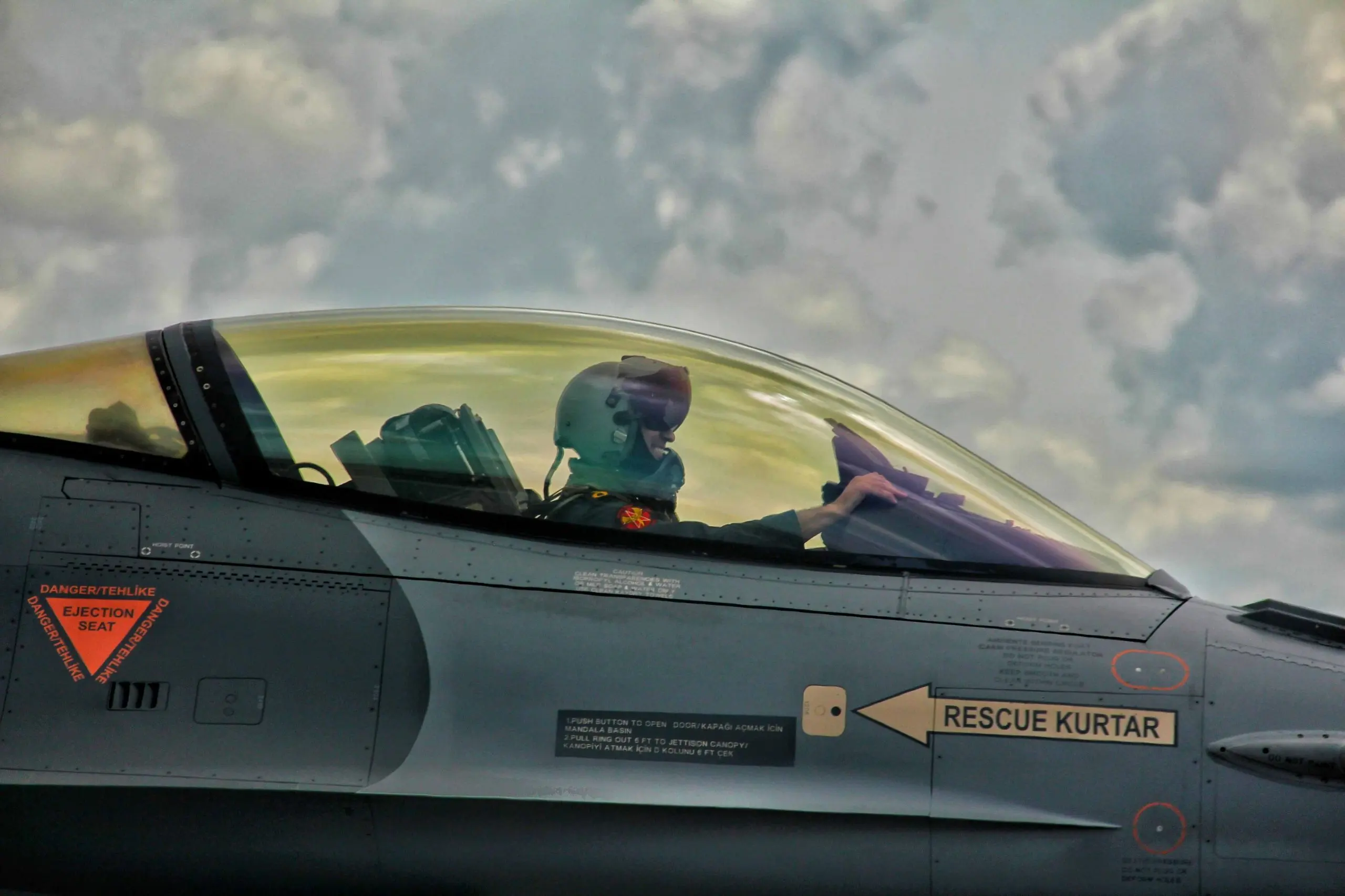 Qatar Aircraft Ejection Seat Market outlook to 2035 pexels-sumeyye-candan-179322565-16766858_compressed-scaled