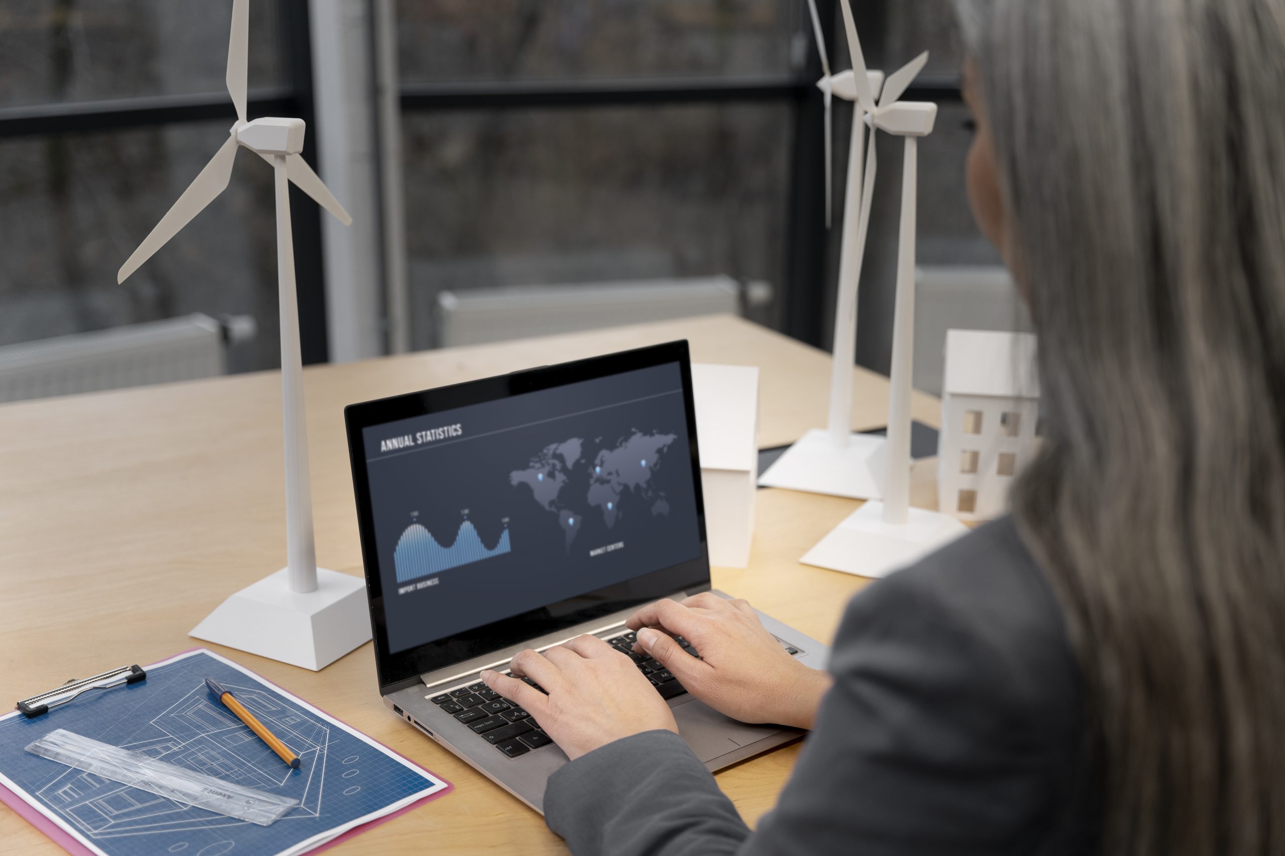 Market-Assessment-in-Renewable-Energy-Sector-in-UAE-scaled