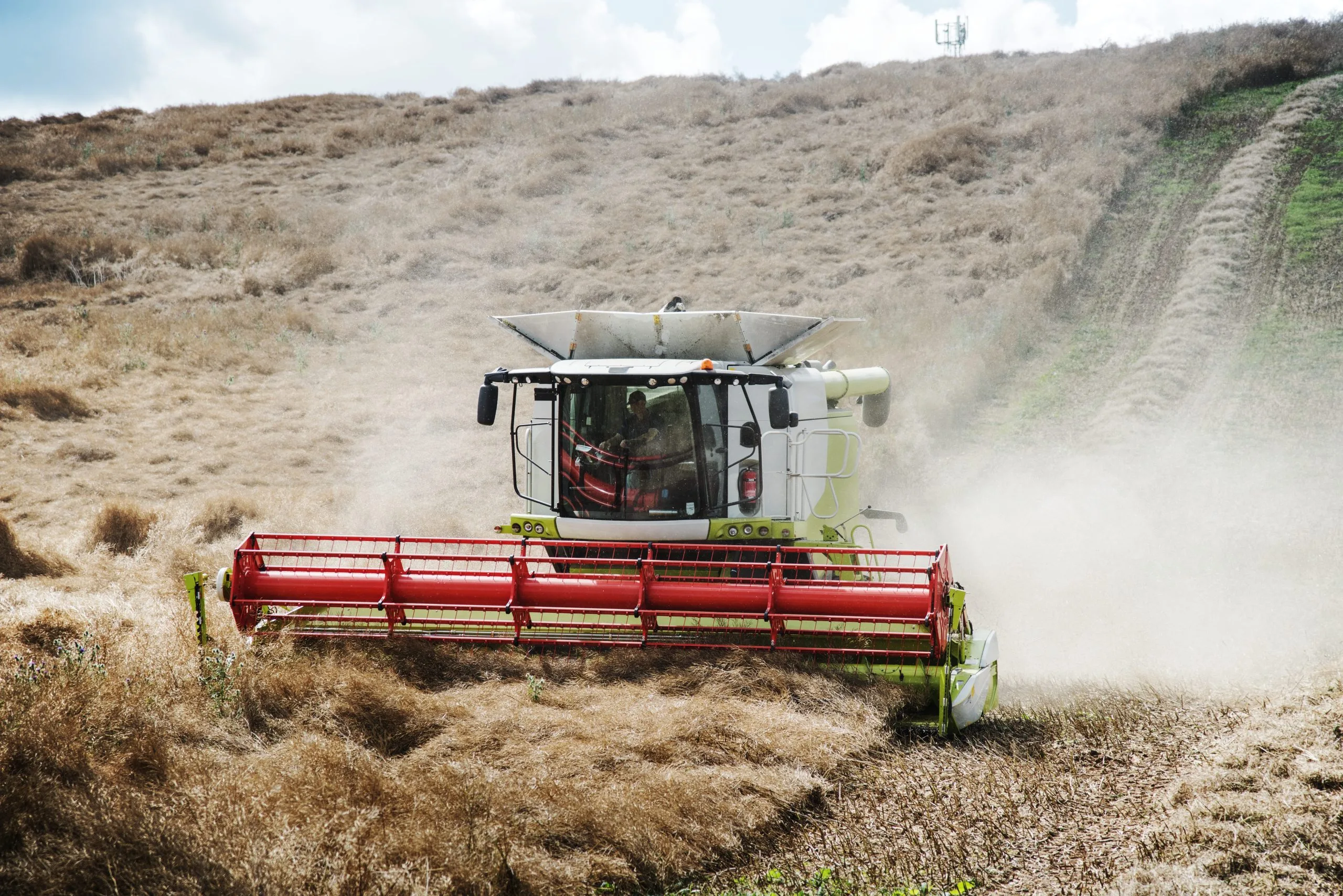 UAE Used Harvester Market Outlook to 2035 as Fleet Replacement Cycles Shorten to 4–8 Years UAE-used-harvester-industry-scaled