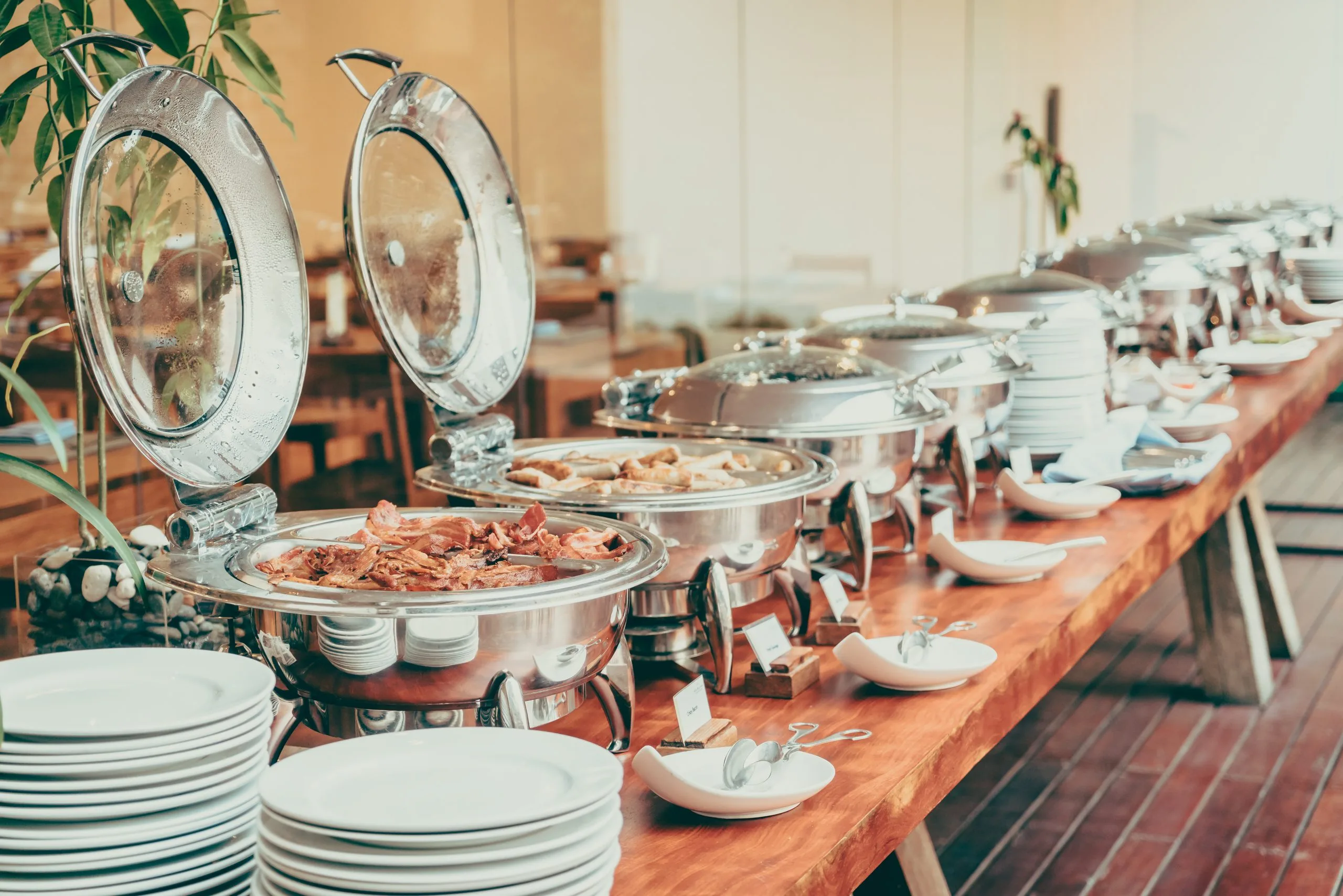Vietnam Catering Market Strengthens as International Tourist Arrivals Exceed 12.6 million and Urban Population Crosses 39% Vietnam-catering-industry-scaled