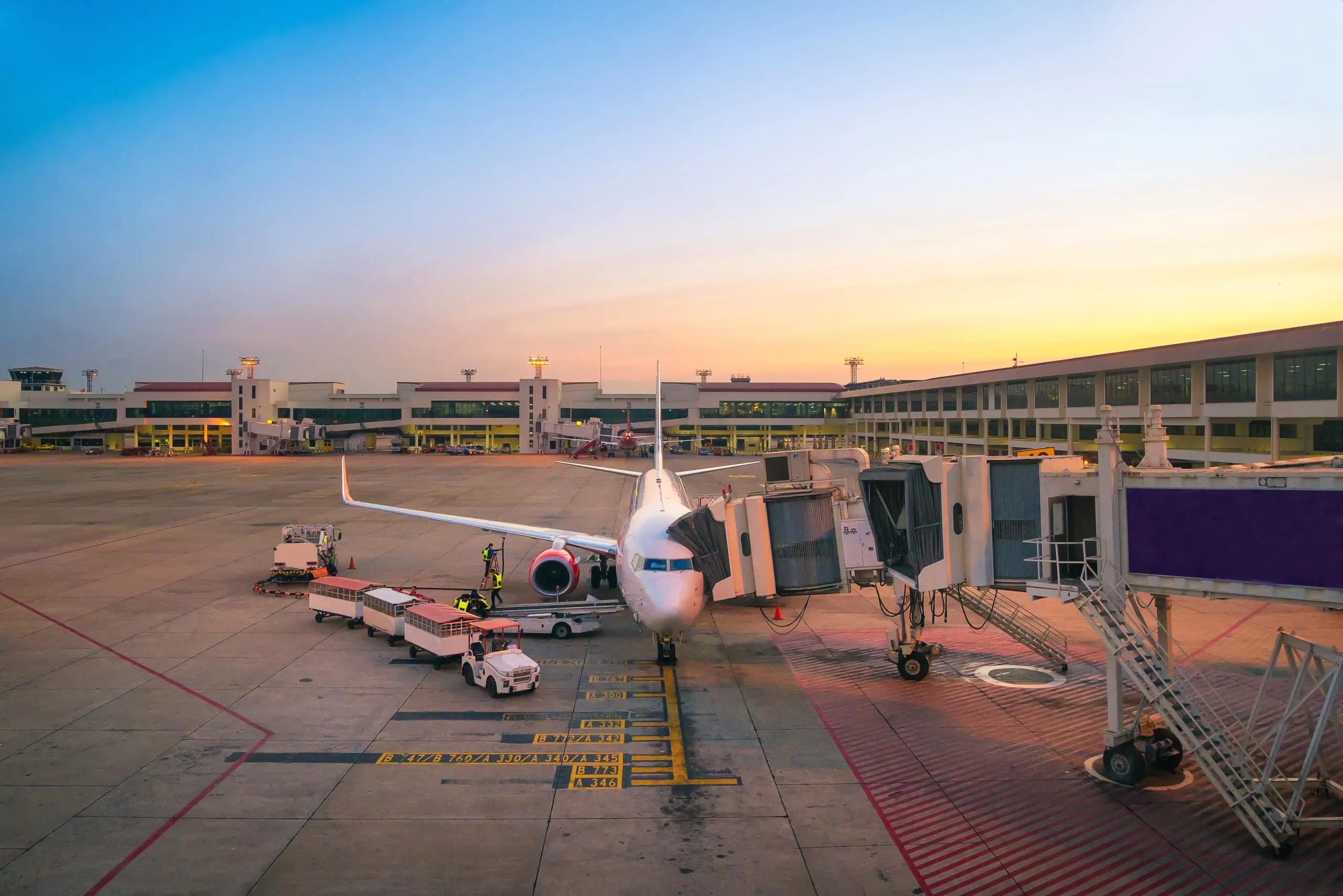 Australia Commercial Airport Radar Systems Market Outlook 2035 airport-ramp-service-commercial-plane-landing-suvarnabhumi-international-airport-bangkokthailand-scaled