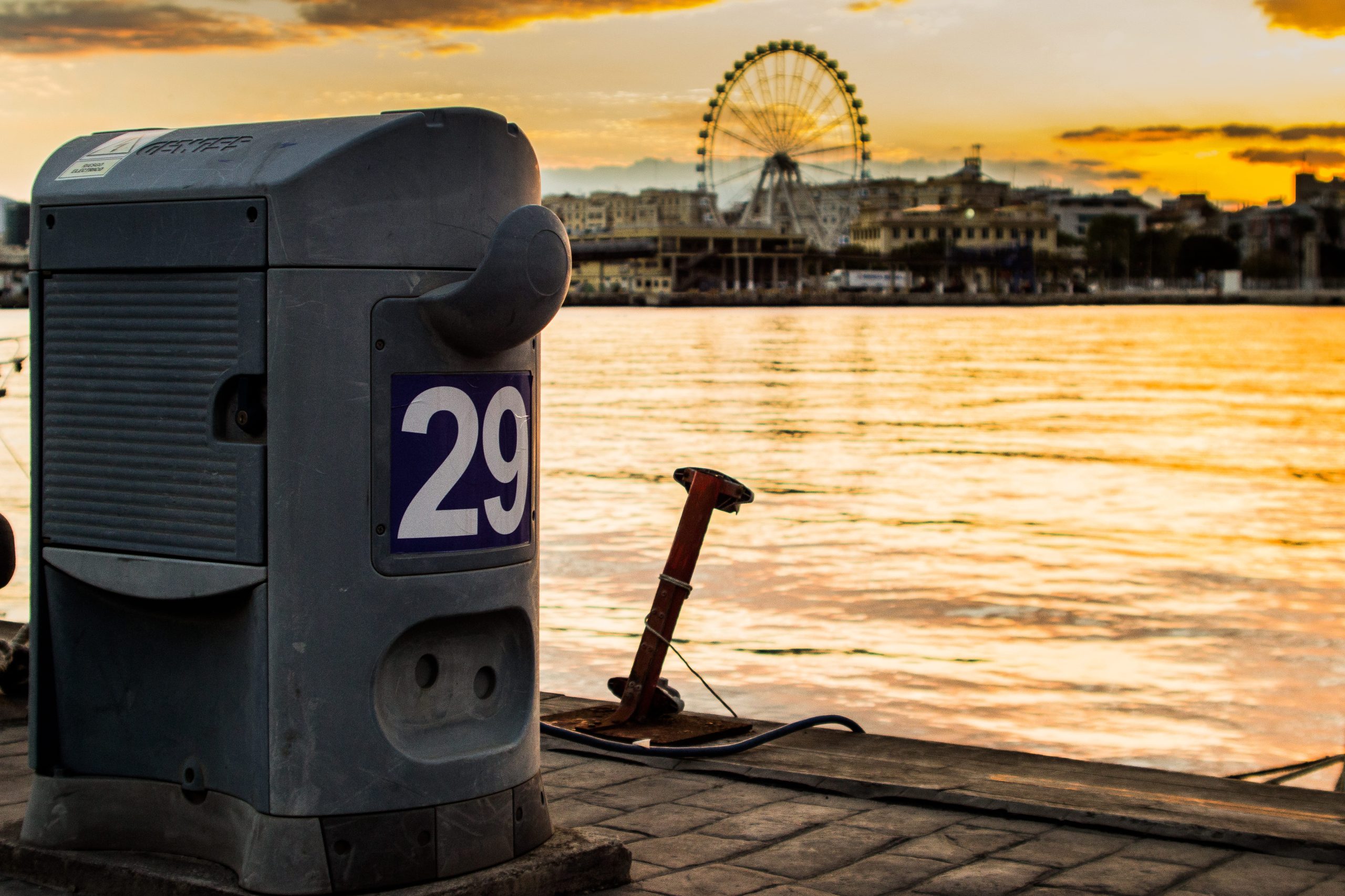 close-up-berth-with-city-background-1-scaled