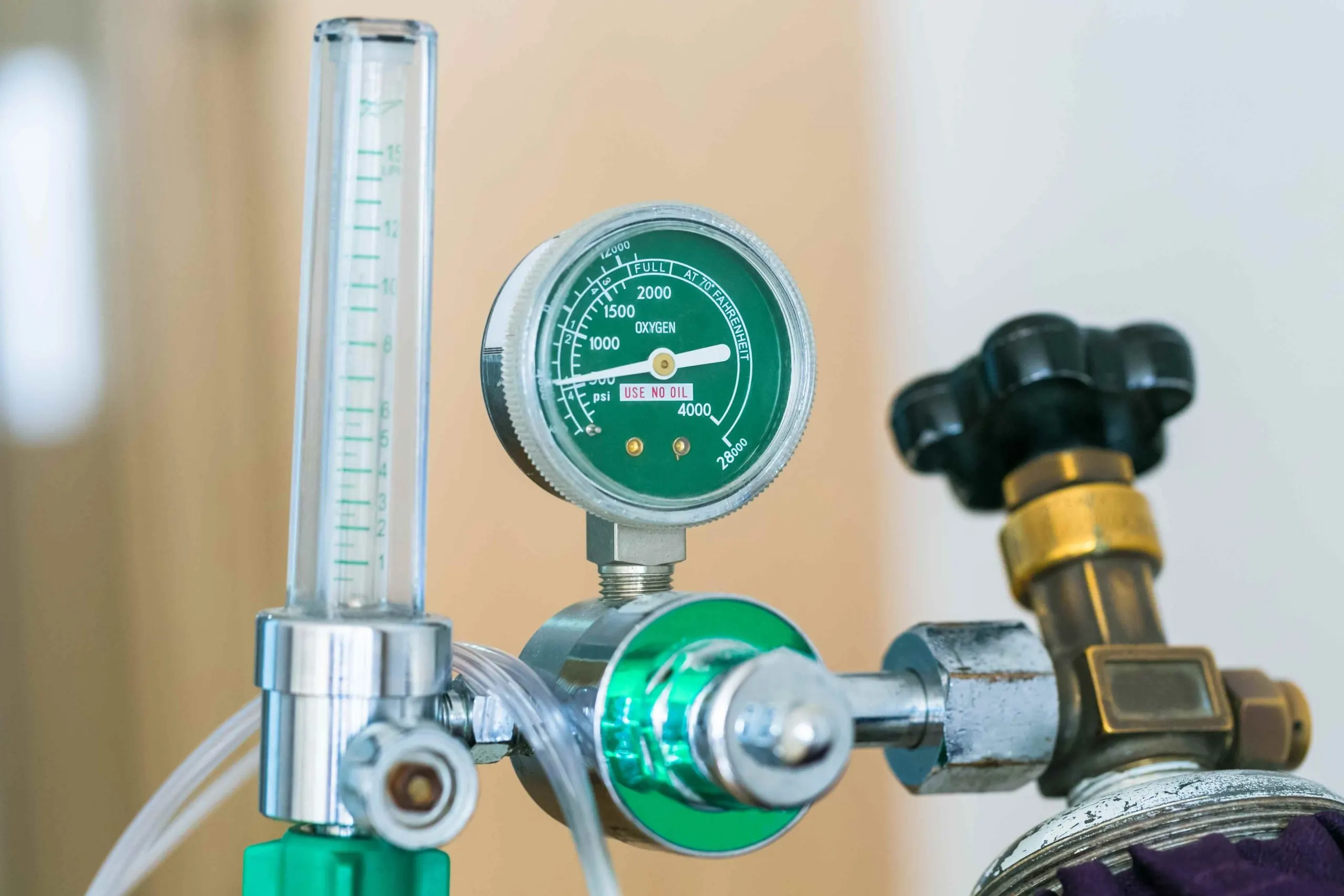 Singapore Crew Oxygen Systems Market outlook 2035 close-up-pressure-gauge_compressed-scaled