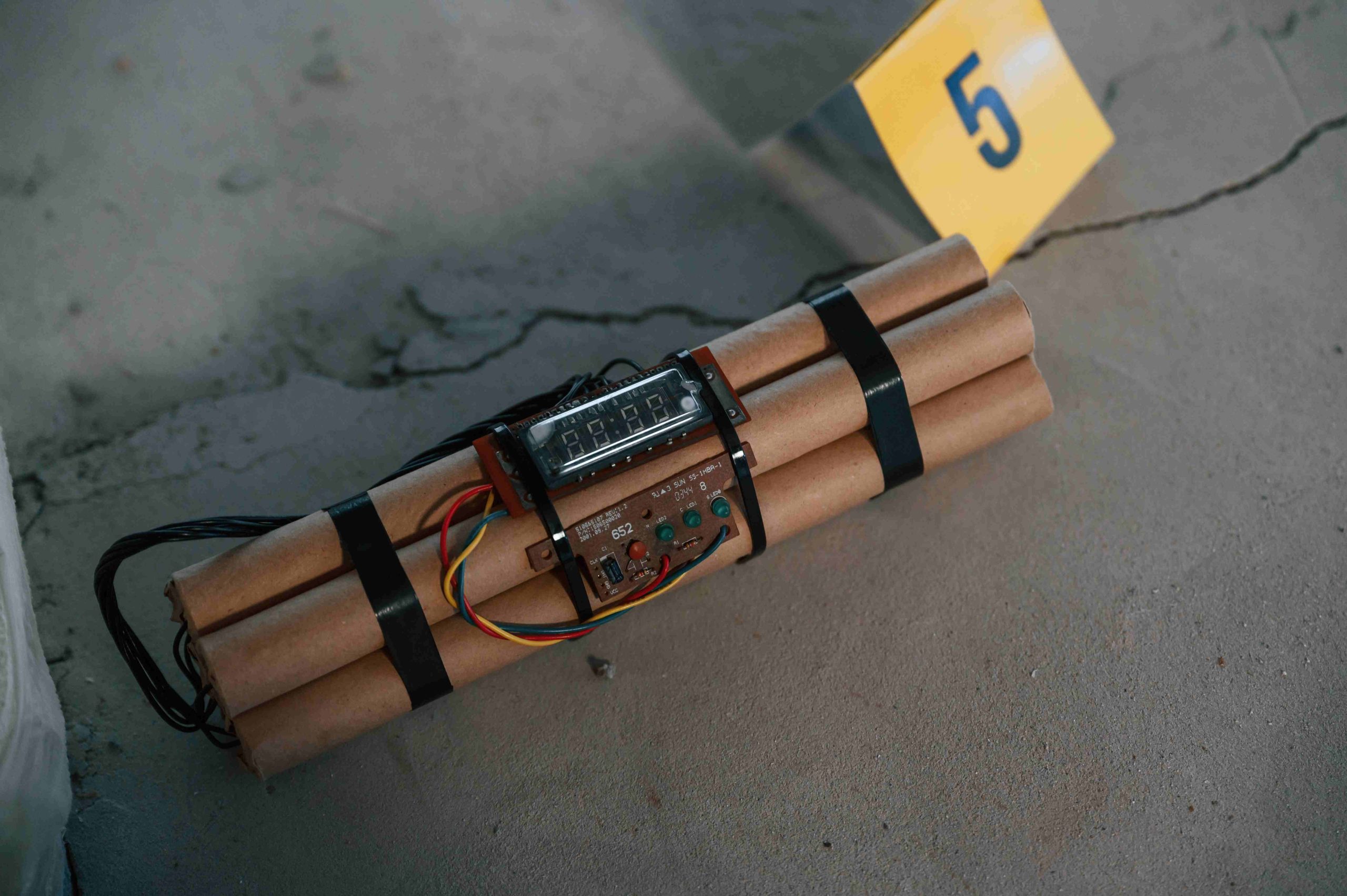 clue-number-five-explosive-bomb-is-indoors-police-investigation-conception-terror-2_compressed-scaled