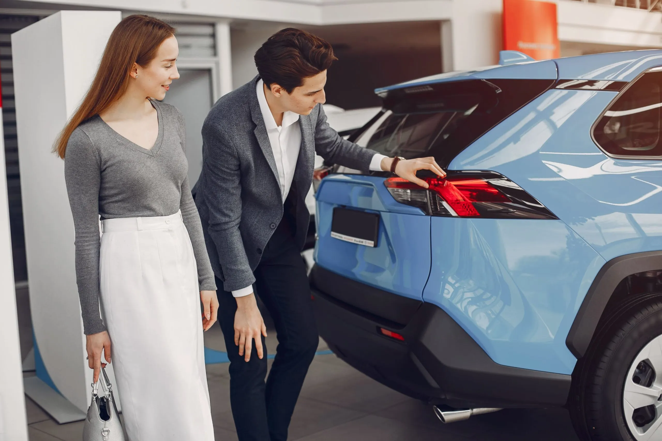 USA Body Panels Market Outlook 2030 elegant-couple-car-salon-1-scaled
