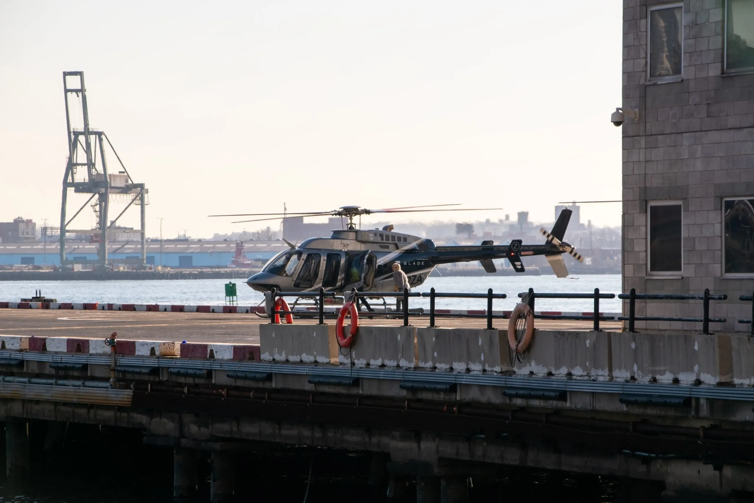 UAE Commercial Helicopters Market Outlook 2035 helicopter-terminal-financial-district-helicopter-charter-new-york-city-scaled