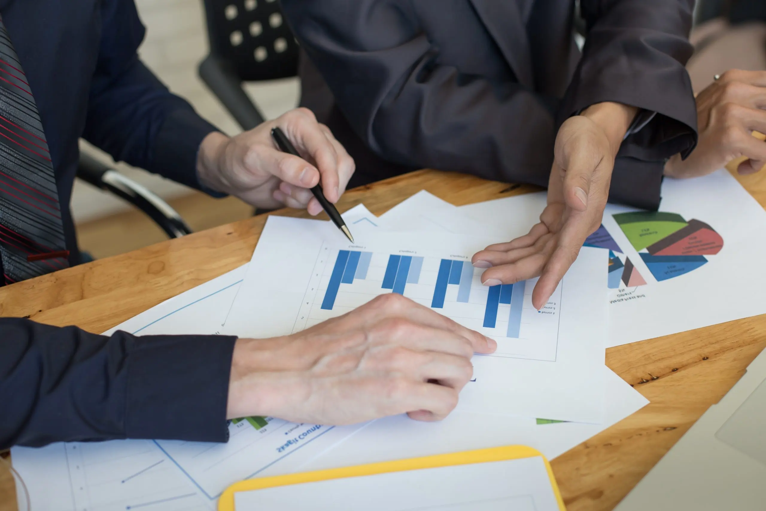 How Market entry competitive landscape analysis Helps Navigate 60% Market Concentration and Entry Barriers market-entry-competitive-landscape-analysis-scaled