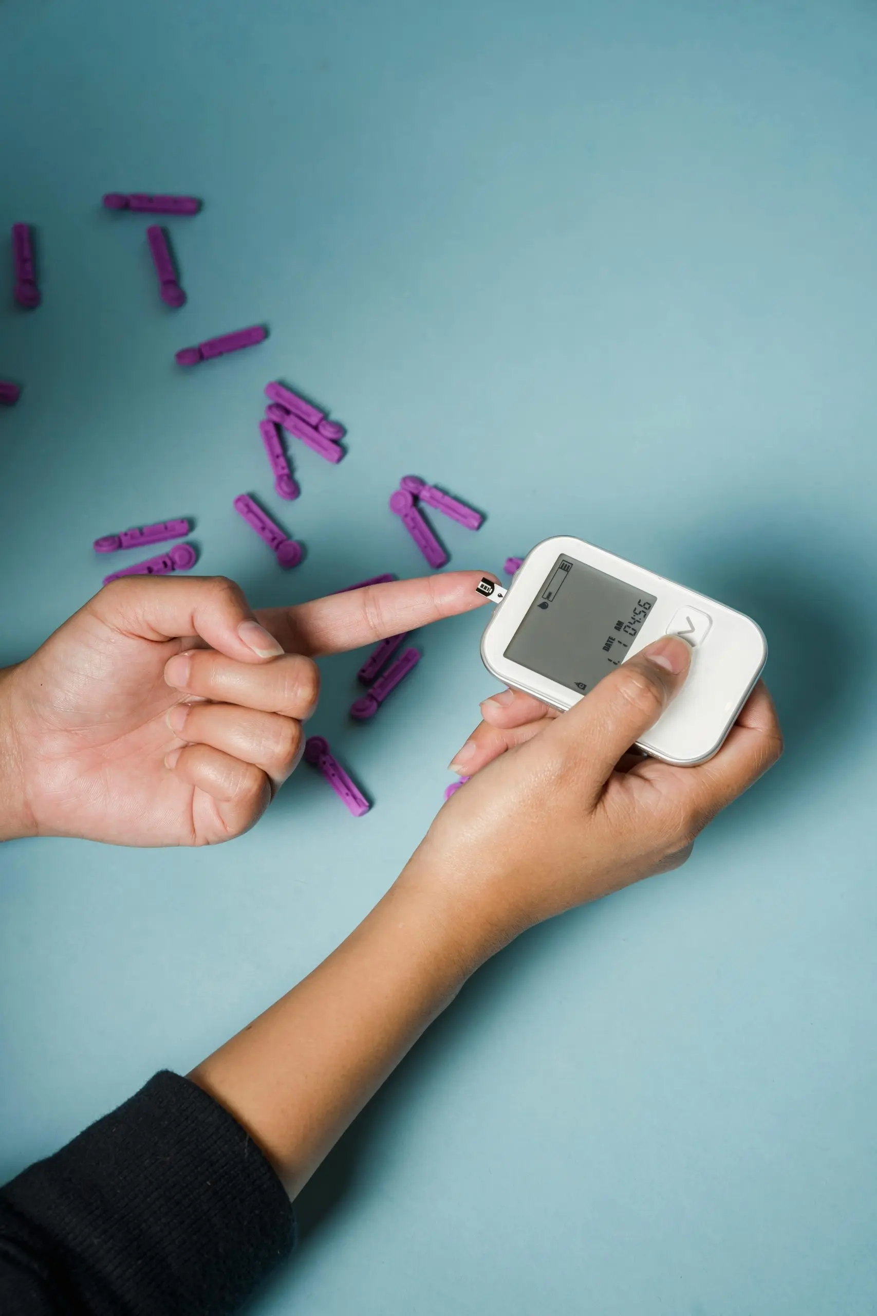 UAE Ketone Testing Devices Market Outlook 2030 pexels-klaus-nielsen-6303712-1-scaled