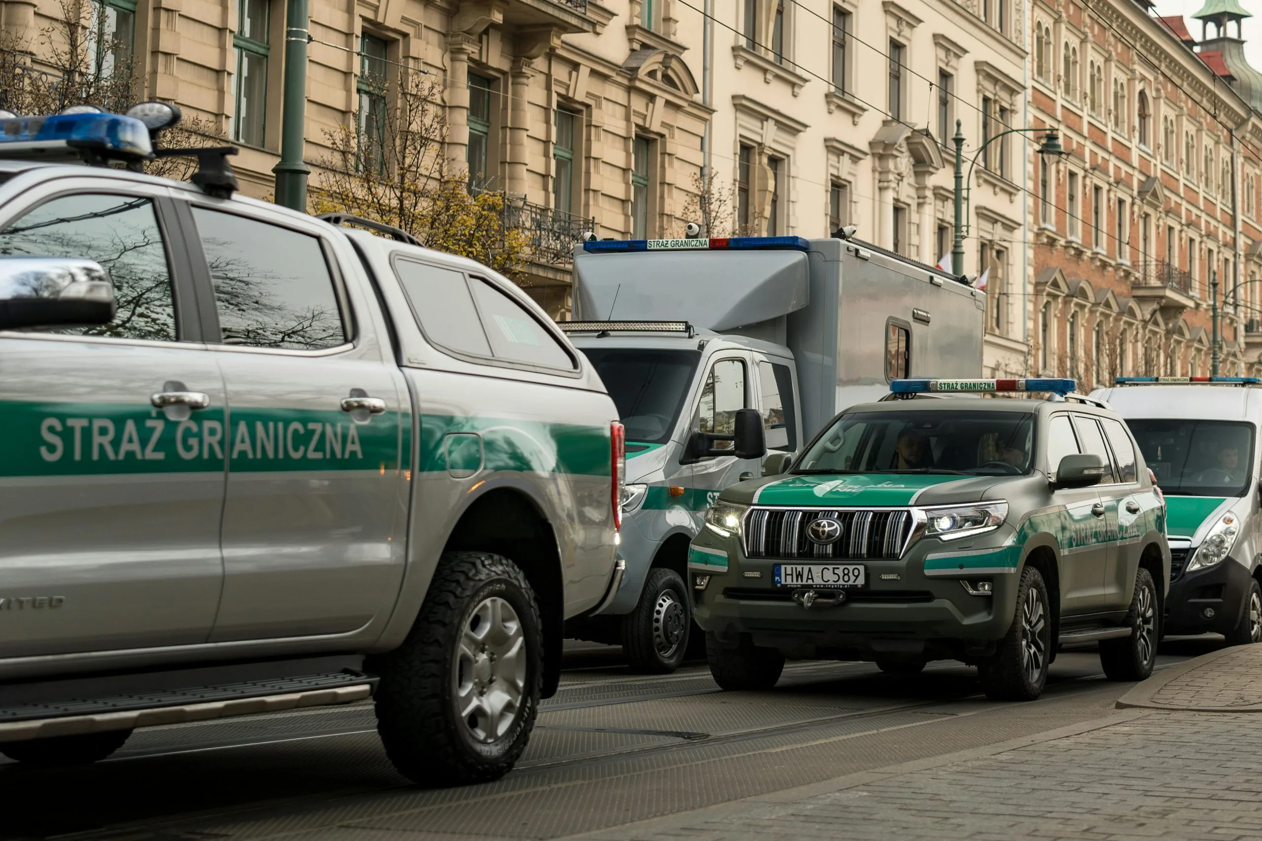 Israel Border Security Market Outlook to 2035 pexels-michalrobak-29386618-scaled