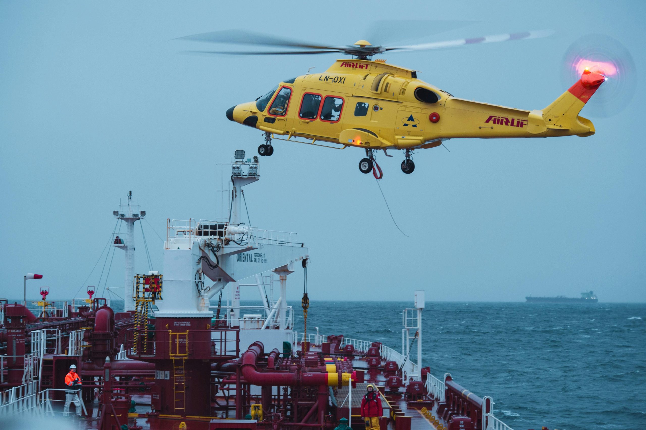 Singapore Offshore Helicopters Market Outlook 2035 pexels-oleksiy-konstantinidi-2147541276-35676595-1-scaled