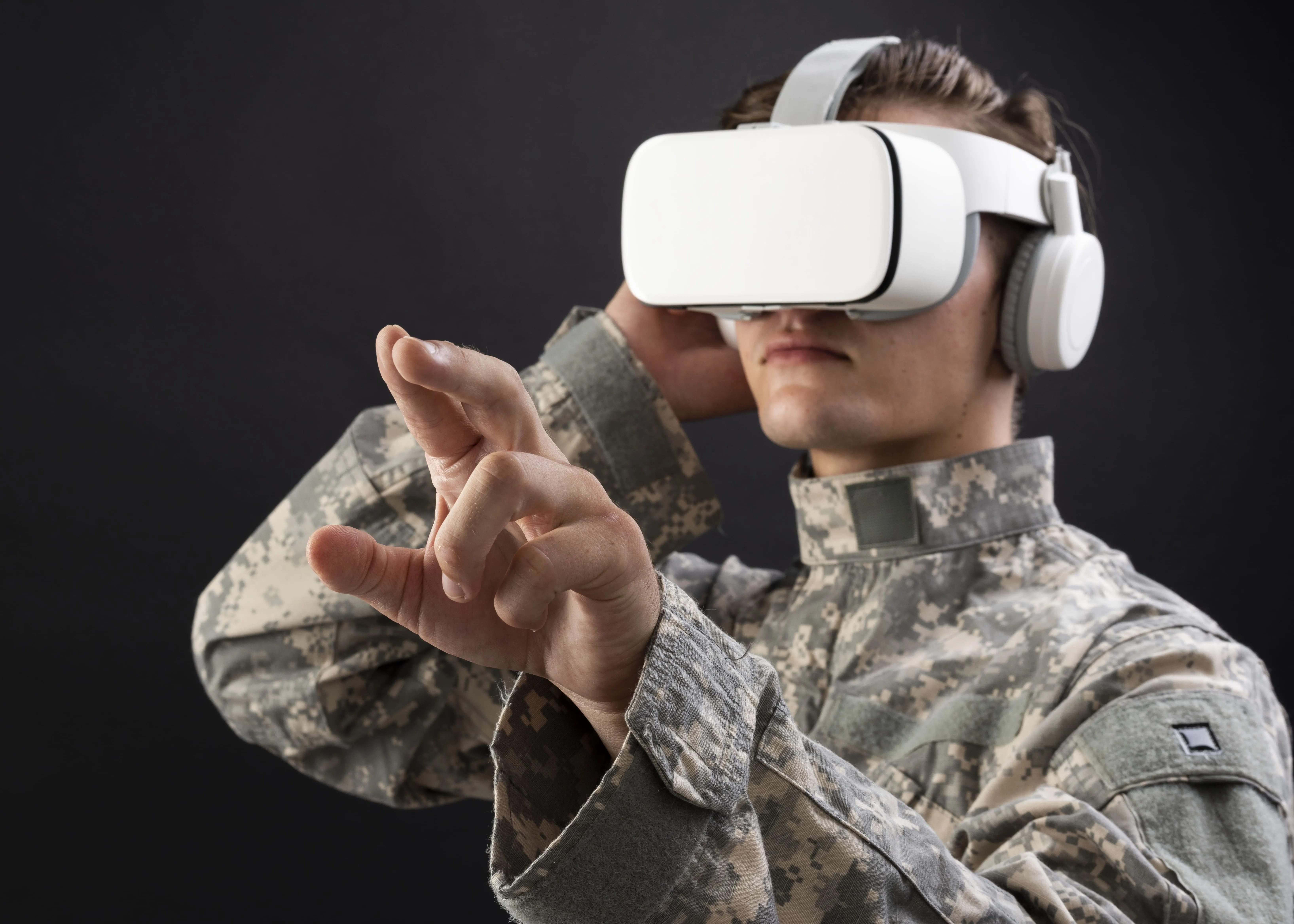 Israel AR and VR in Defense Market outlook to 2035 soldier-vr-headset-touching-virtual-screen-simulation-training-military-technology-1-1