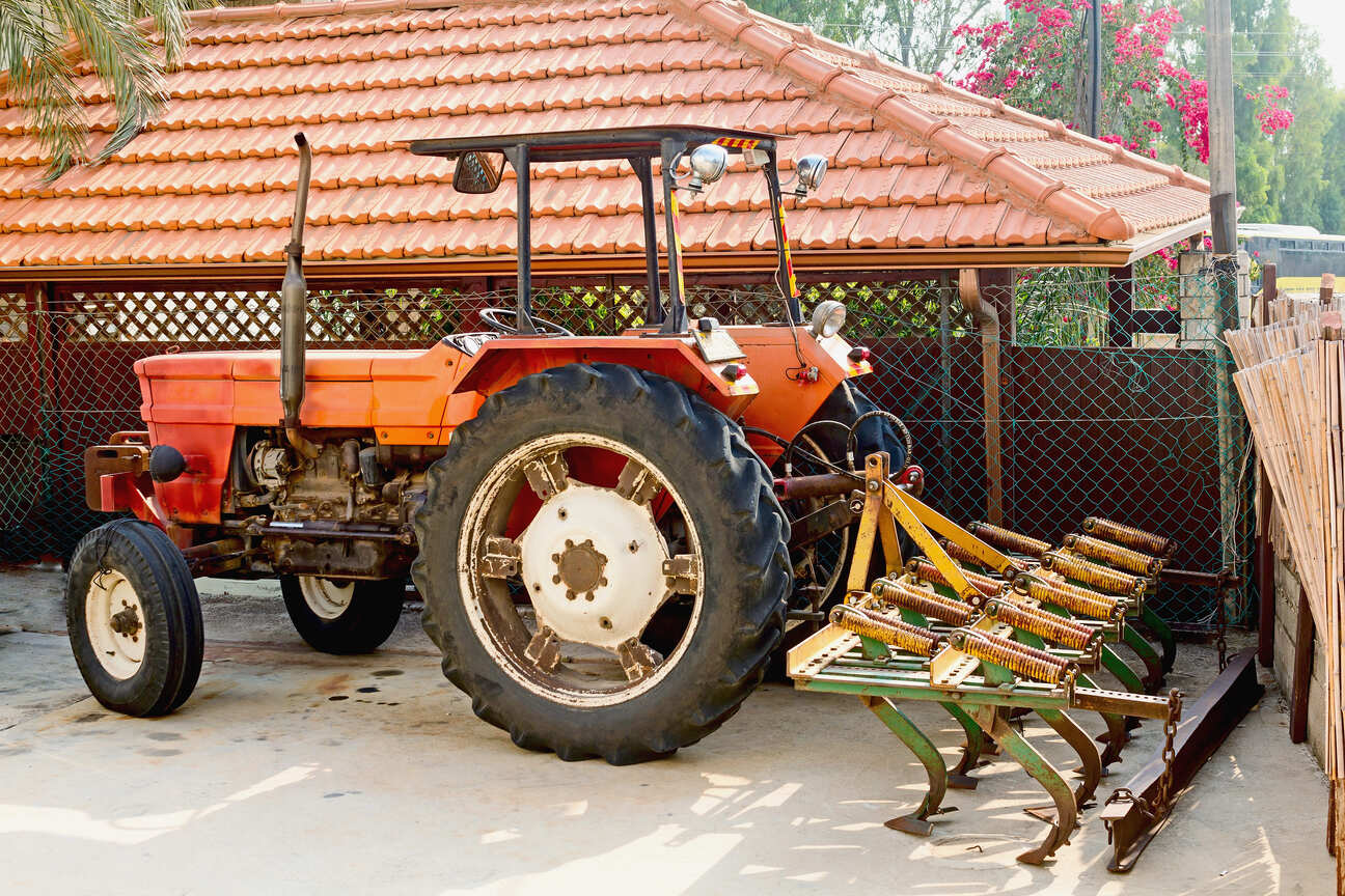 India Used Tractor Market Outlook to 2035 tractor-with-plow-yard-2