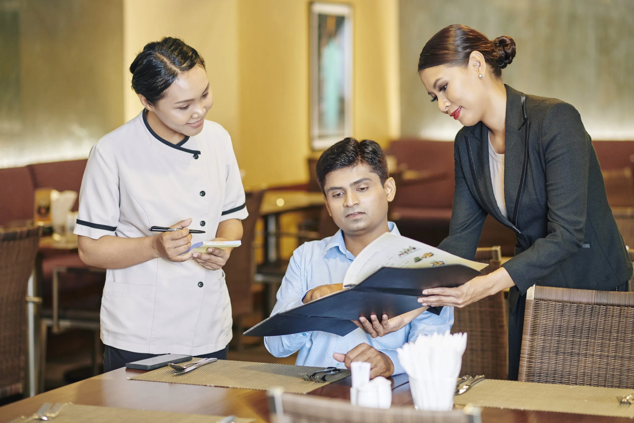 Driving Competitive Advantage Through a Vietnam Hospitality Experience Management Consumer Survey in a 12% CAGR Tourism Sector vietnam-hospitality-experience-management-consumer-survey-scaled