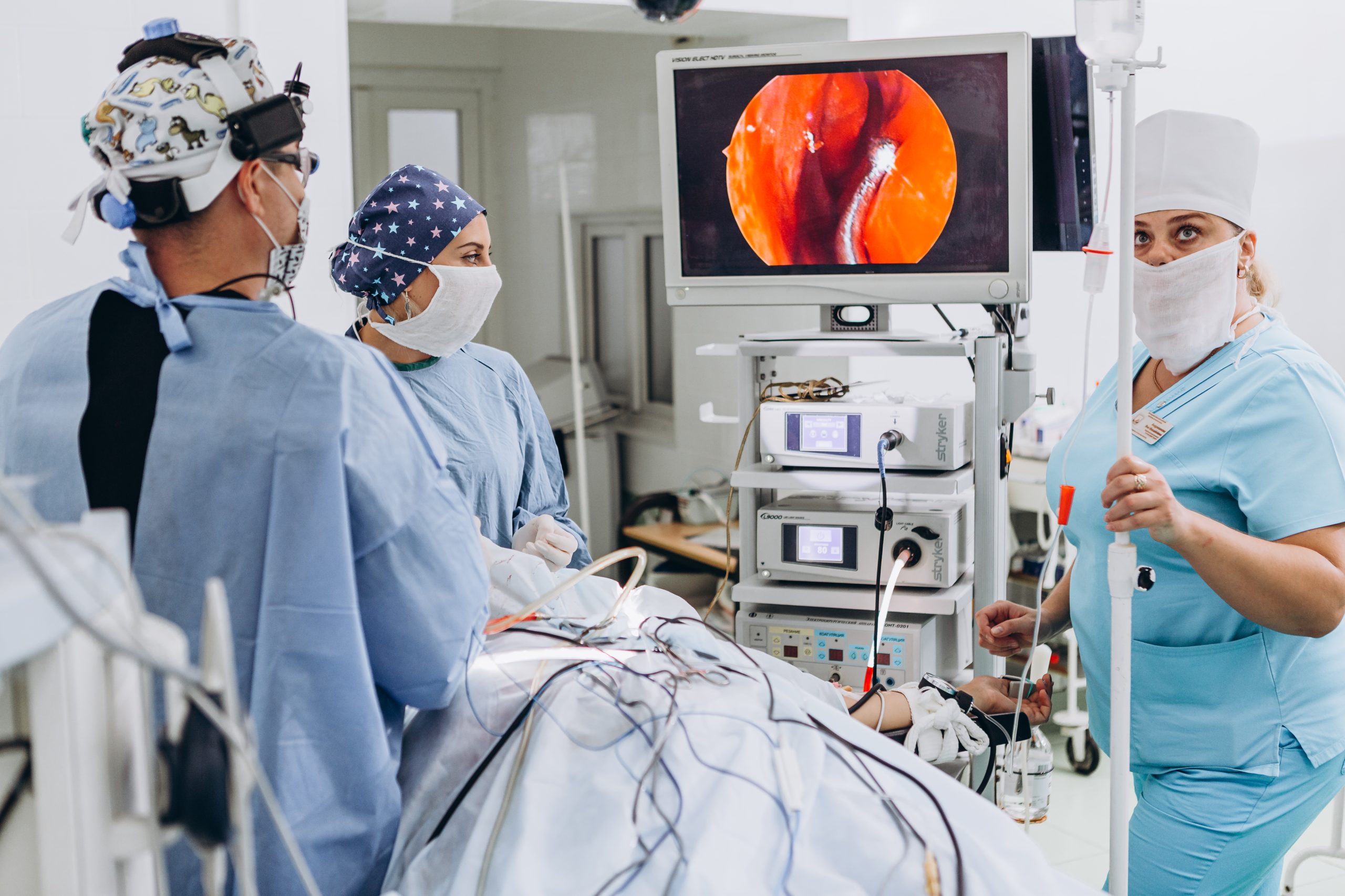 03092019-vinnitsa-ukraine-medical-team-performing-surgery-group-surgeons-hospital-operation-theater-light-room-selective-focus-scaled