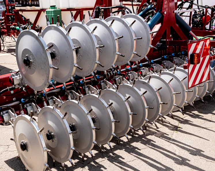 Canada Farm Equipment Powertrain & Mechanical Components Market Outlook to 2035 Canada-Farm-Equipment-Powertrain-Mechanical-Components-