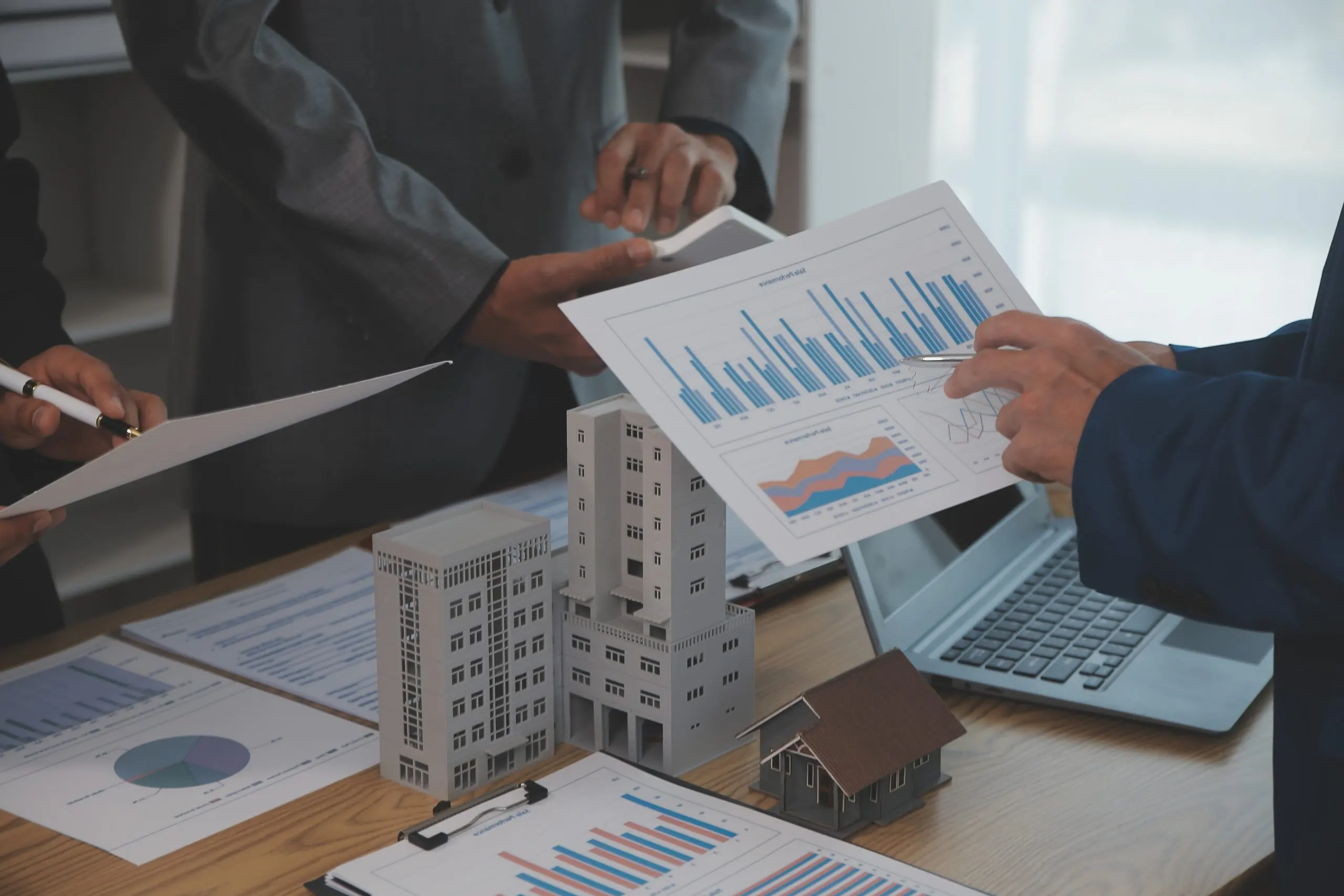Why an Australia Real Estate Employee Engagement Market Demand Survey Matters in a High-Value Property Market australia-real-estate-employee-engagement-market-demand-survey-scaled