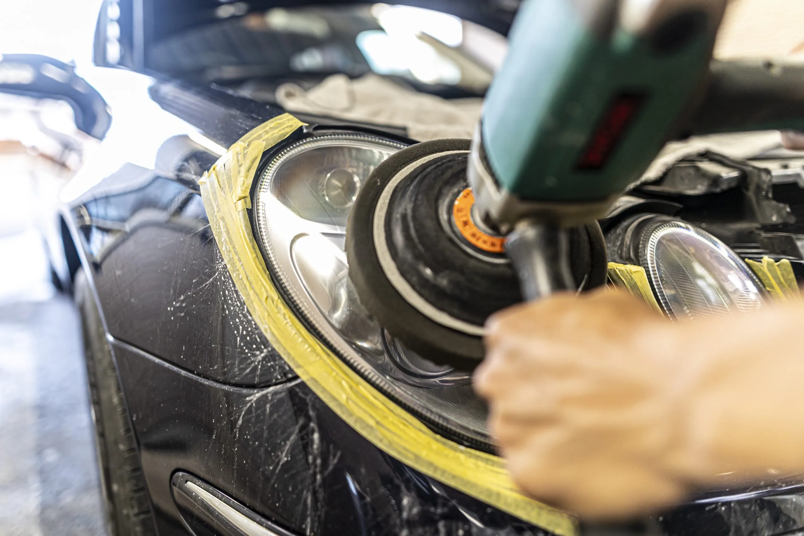 USA Car Wax and Polishes Market Outlook to 2035 cropped-hand-man-repairing-car-scaled