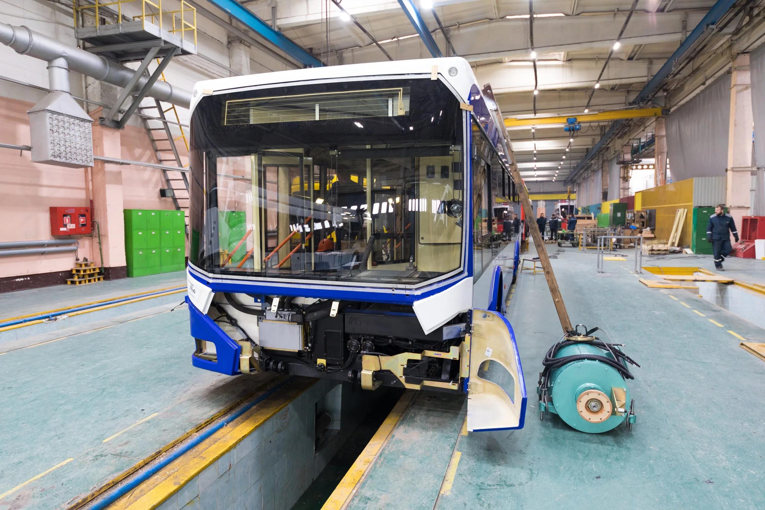 Electric Bus Intelligence Shows Adoption Crossing 15% of New Bus Sales in Urban Markets electric-bus-competitive-intelligence-scaled