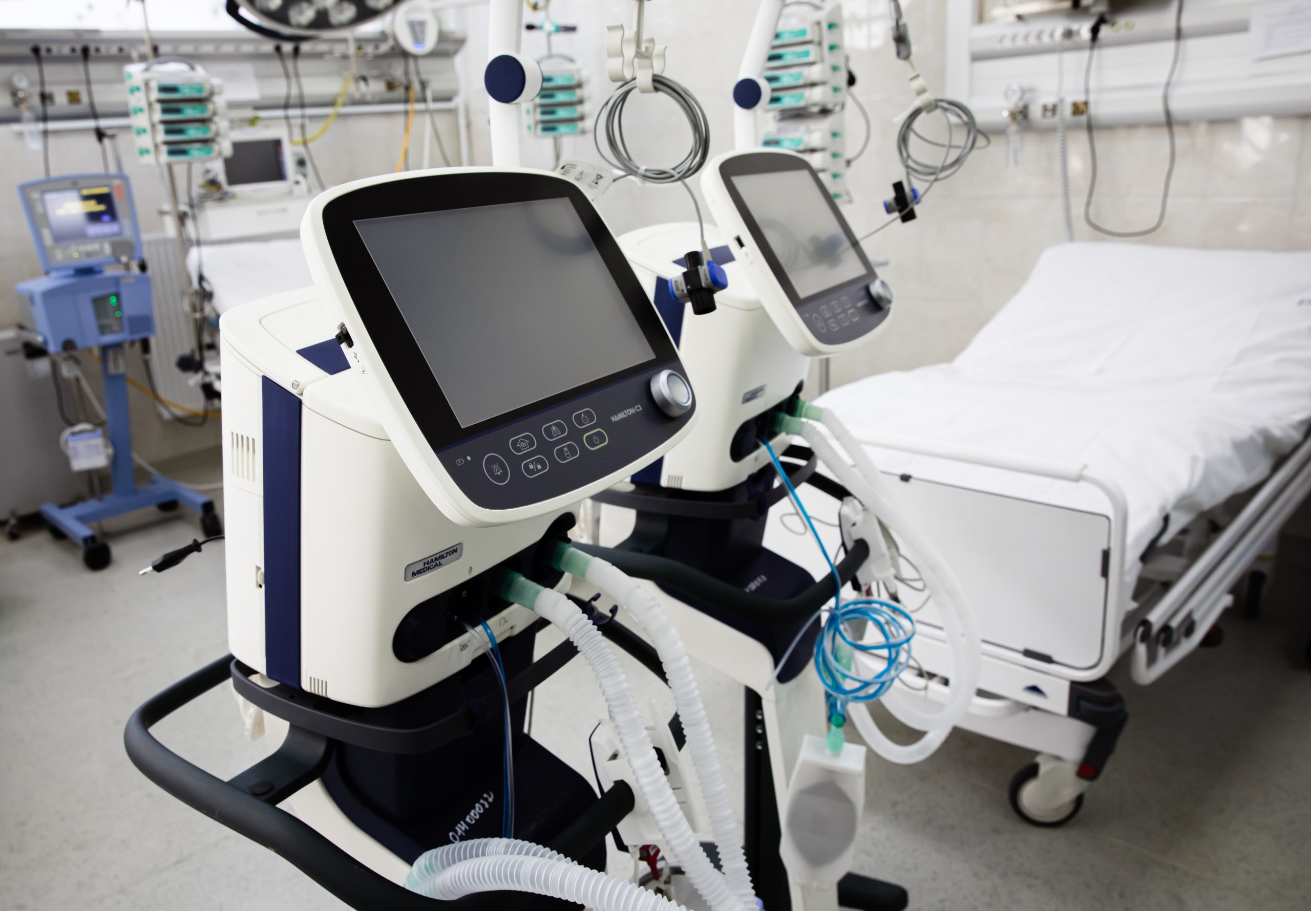 preparing-coronovirus-epidemic-ambulance-station-kiev-intensive-care-unit-with-artificial-lung-ventilation-apparatus-scaled