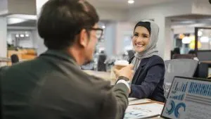 How a UAE Retail Employee Engagement Voice of Customer Survey Drives Better Customer Experience in a Fast-Growing Retail Market
