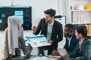 How a UAE Retail Employee Engagement Workforce Analytics Survey Drives Operational Efficiency in a Competitive Retail Ecosystem