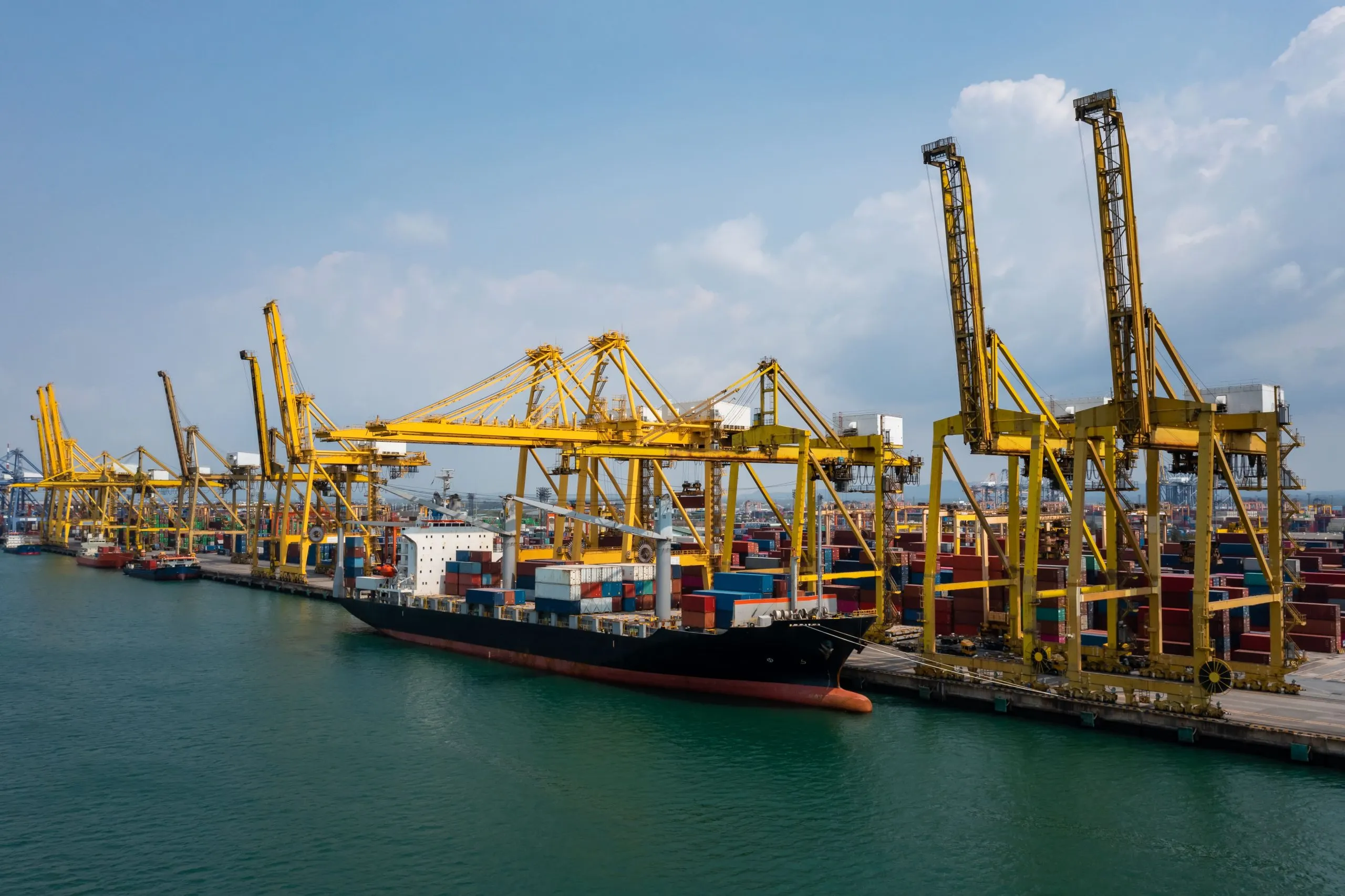 UAE Freight Forwarding Market Set for Growth as UAE Logistics Industry Reached USD 57.6 Billion UAE-freight-forwarding-industry-scaled