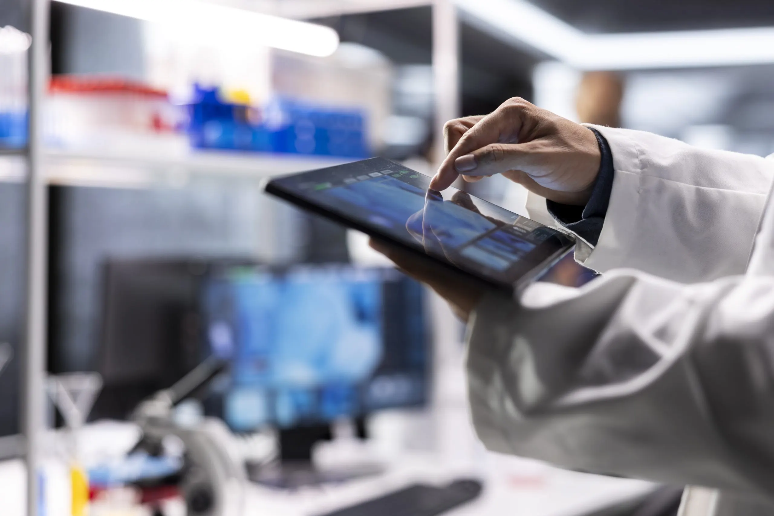 France Medical Devices Market Dynamics and Future Potential with Strong €37+ Billion Industry Growth Outlook close-up-researcher-laboratory-performing-biochemistry-tablet-working-molecular-testing-scaled