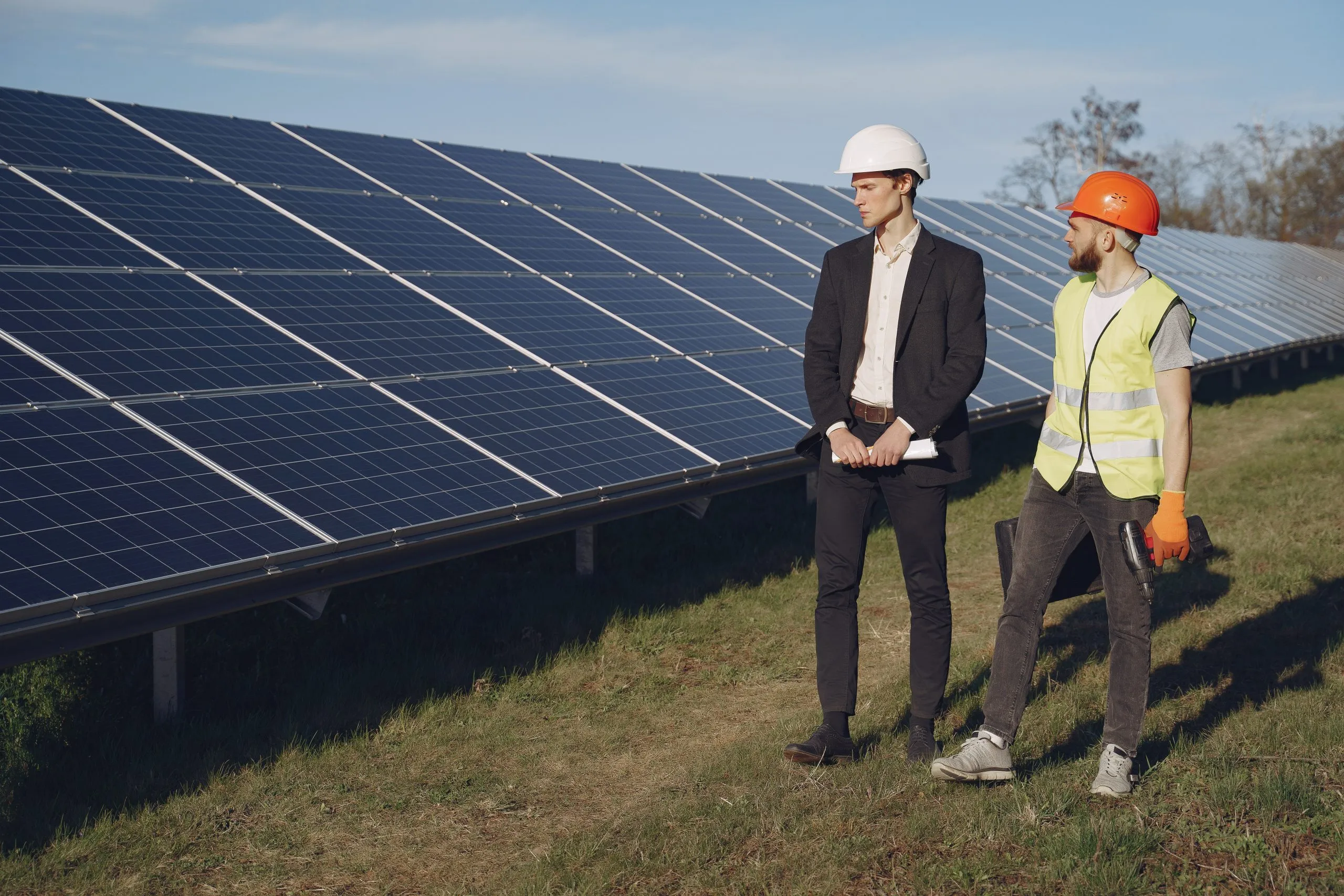 Australia’s Solar PV Market Poised for 12% Growth in Commercial and Residential Sectors by 2035 foreman-businessman-solar-energy-station-scaled