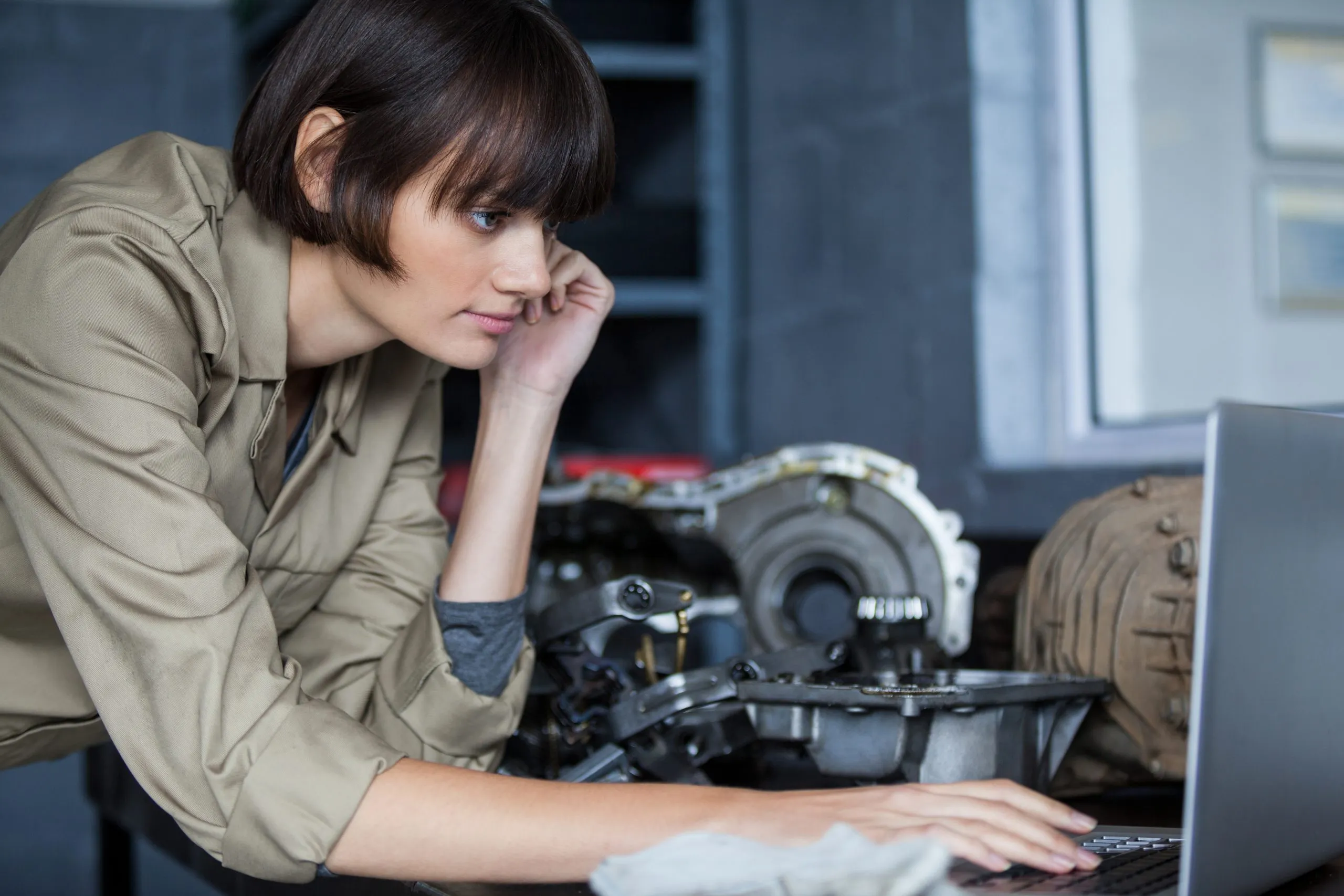 Understanding Strength Requirements and Demand Trends in Critical Powertrain Components forging-automotive-component-intelligence-scaled