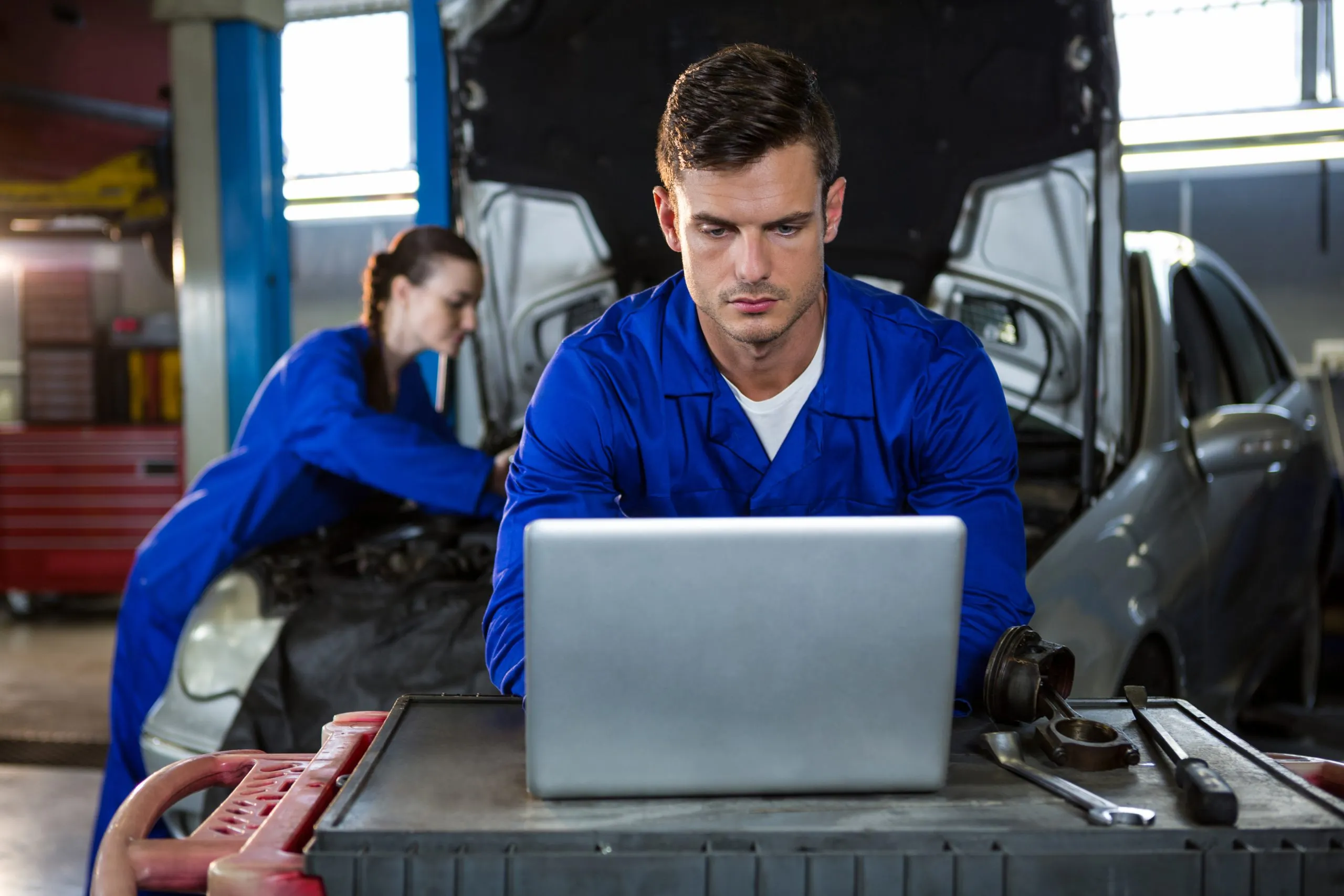 Garage Networks Expand at 6% Annually Driven by Rising Vehicle Parc and Service Demand garage-network-competitor-analysis-scaled