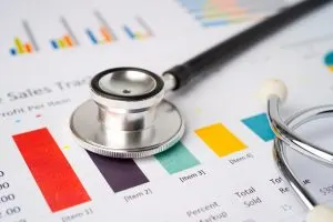 Benchmarking Health Plan Benefits in Competitive Insurance Markets