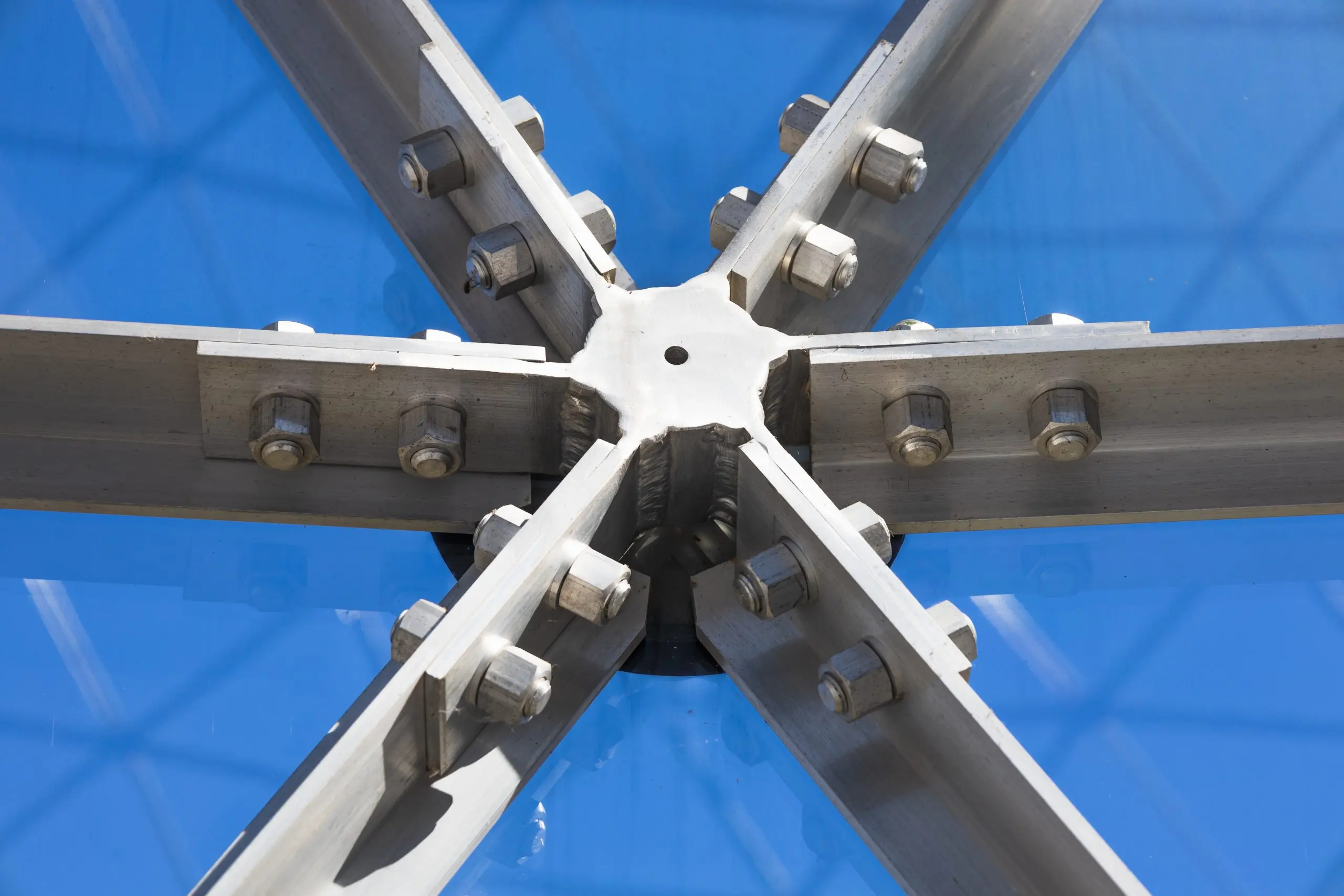 USA Propeller Shafts Market Trends Shaping Automotive Industry Growth with Steady 4% CAGR Toward $39 Billion Opportunity high-strength-structural-steel-connection-with-bolts-forming-x-node-transparent-roof-scaled