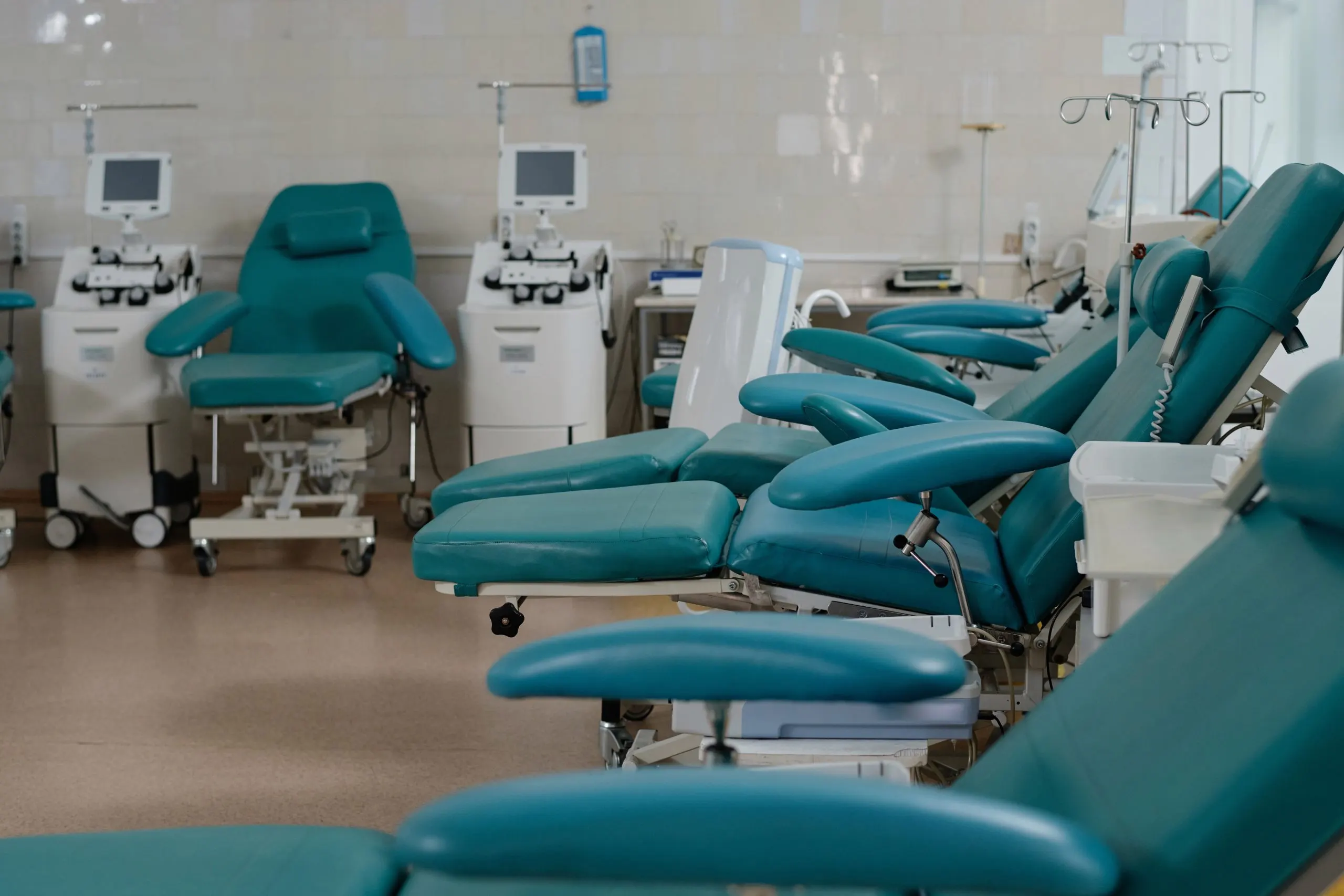 UAE Medical Chairs Market Outlook 2035 modern-blood-transfusion-center-with-seats-machines-scaled