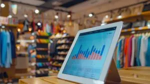 How POS Benchmarking Improves Checkout Efficiency and Reduces Wait Times by 20%
