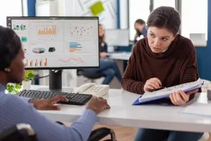 How Workforce Benchmarking Improves Productivity by 10% to 15% Across Retail Chains