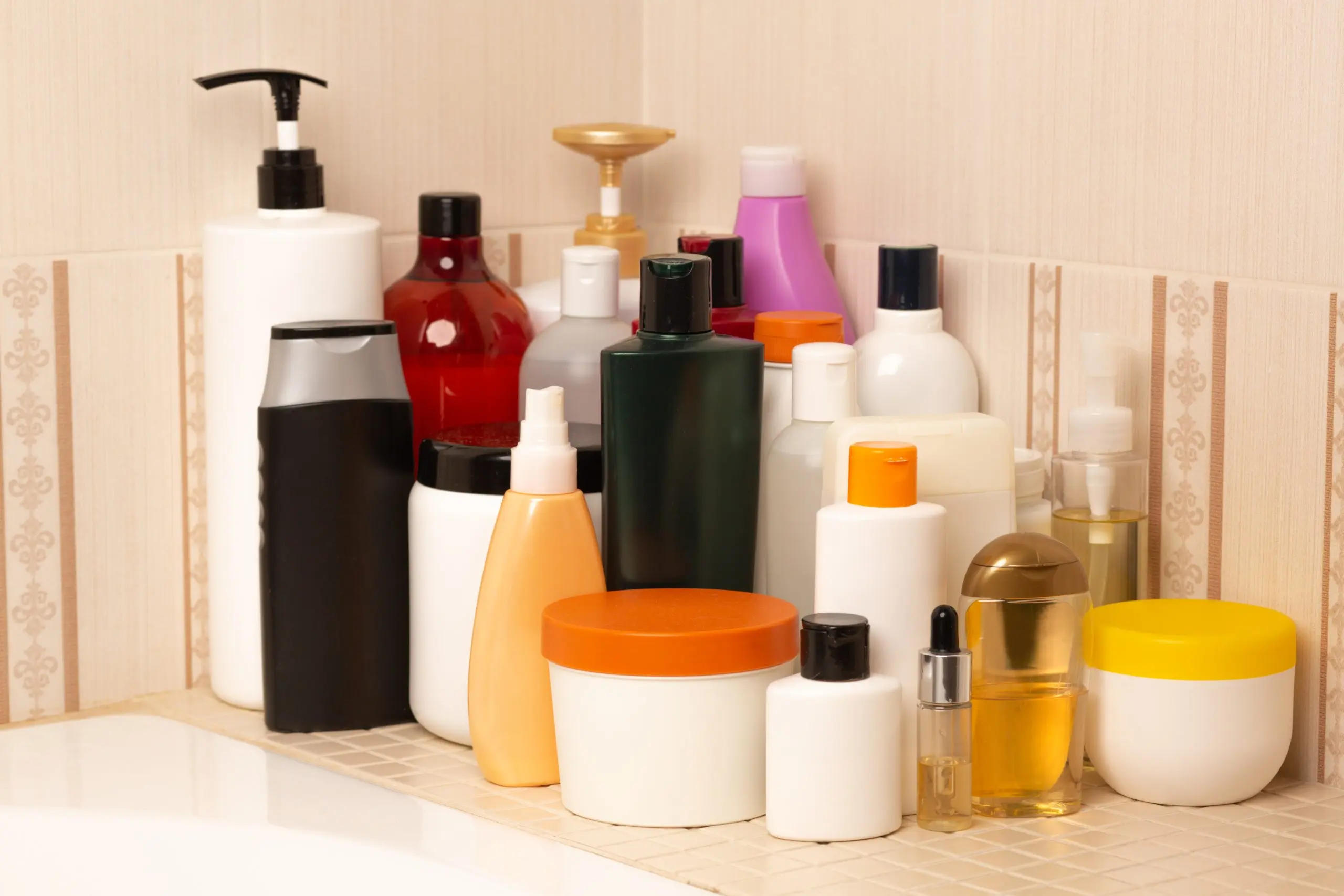 Vietnam beauty and personal care products Market Outlook to 2035 set-body-hair-products-bathroom-shampoo-conditioner-mask-shower-gel-body-balm-scaled