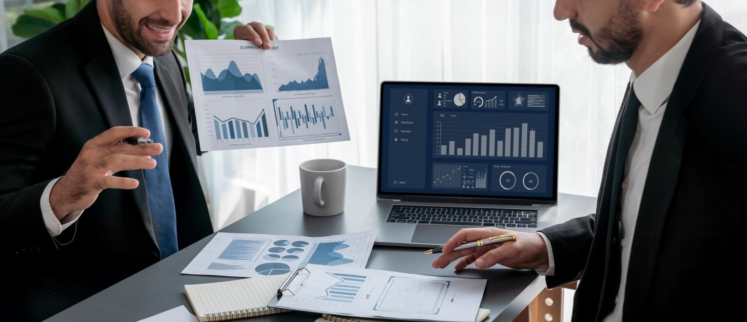 Financial-services-performance-benchmarking-scaled