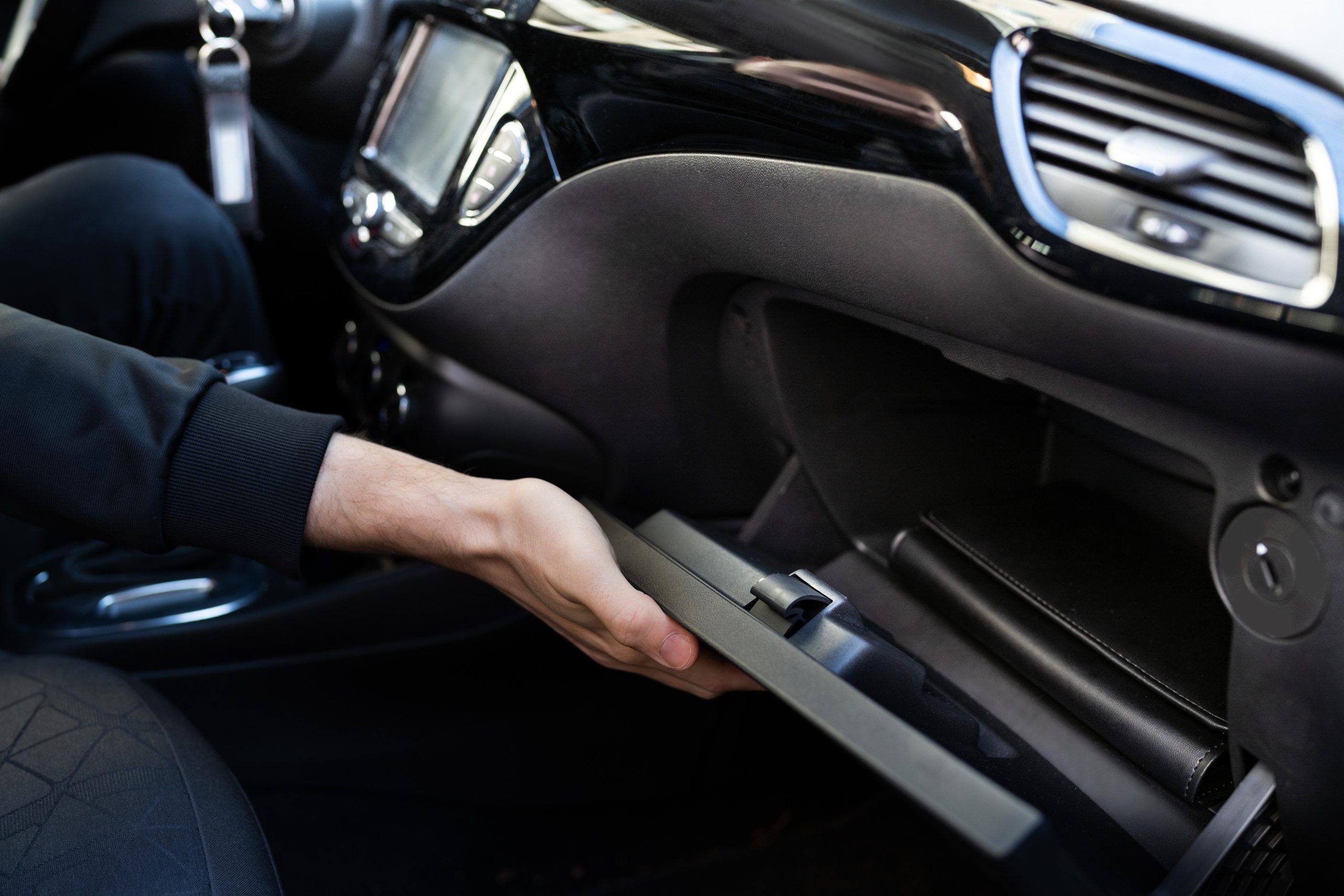 Philippines Automotive Interior Parts Demand Rises with Commercial Vehicles Holding Over 74% of Total Vehicle SalesĀ Philippines-glove-compartments-industry-scaled