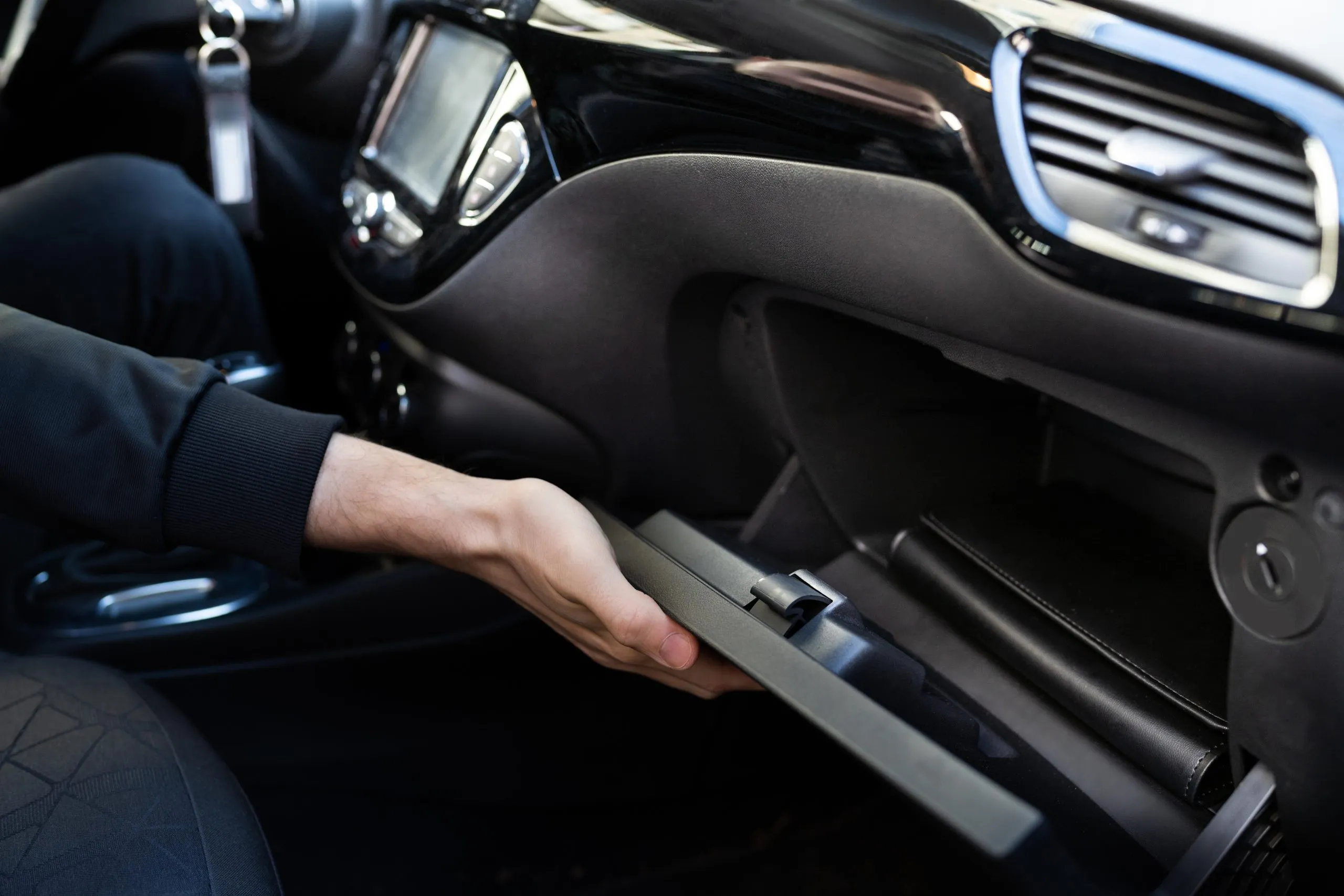 Philippines Automotive Interior Parts Demand Rises with Commercial Vehicles Holding Over 74% of Total Vehicle Sales Philippines-glove-compartments-industry-scaled