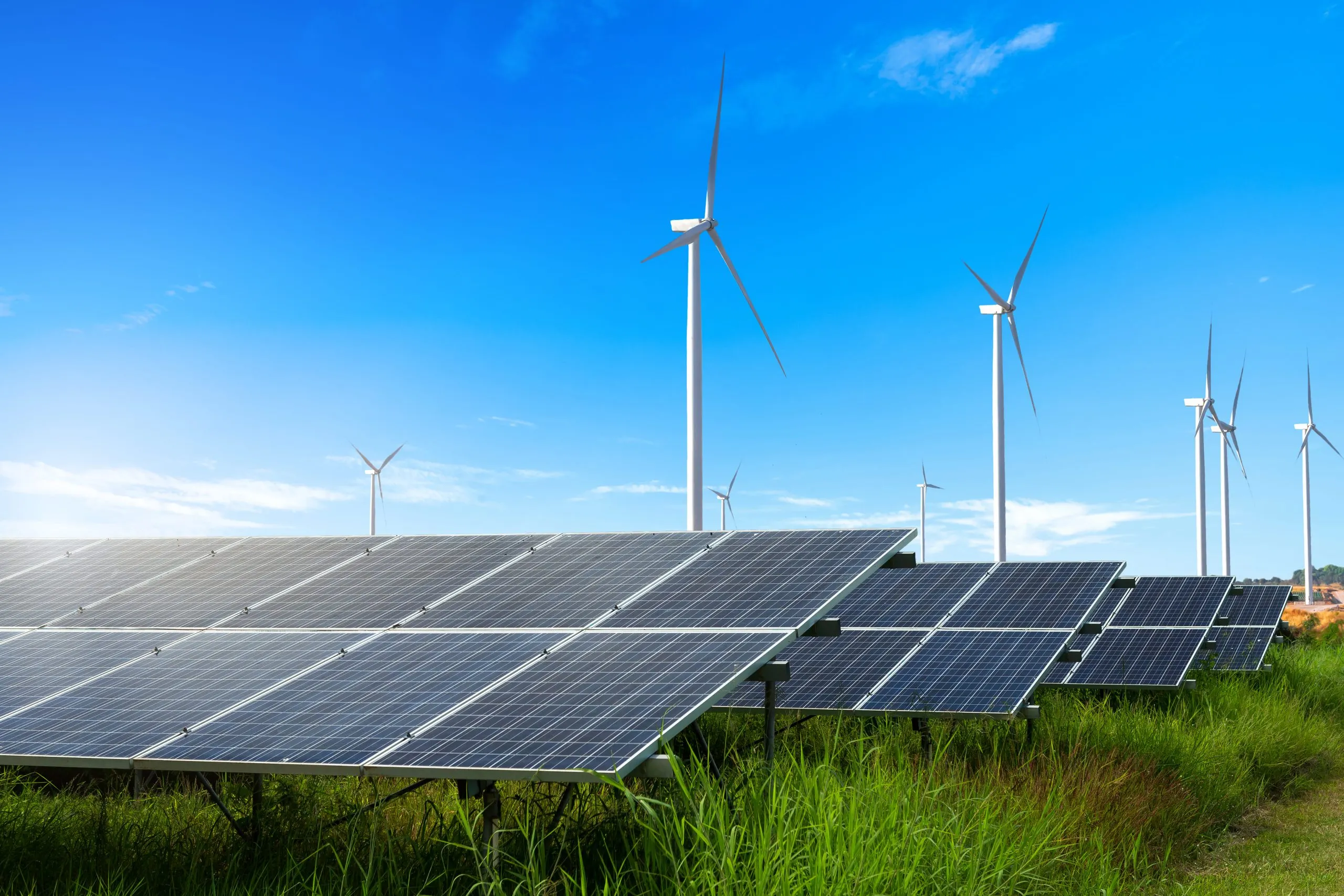 USA Renewable Energy Market Heads Toward 60% Clean Power Share Amid Grid Modernization Push USA-renewable-energy-industry-scaled
