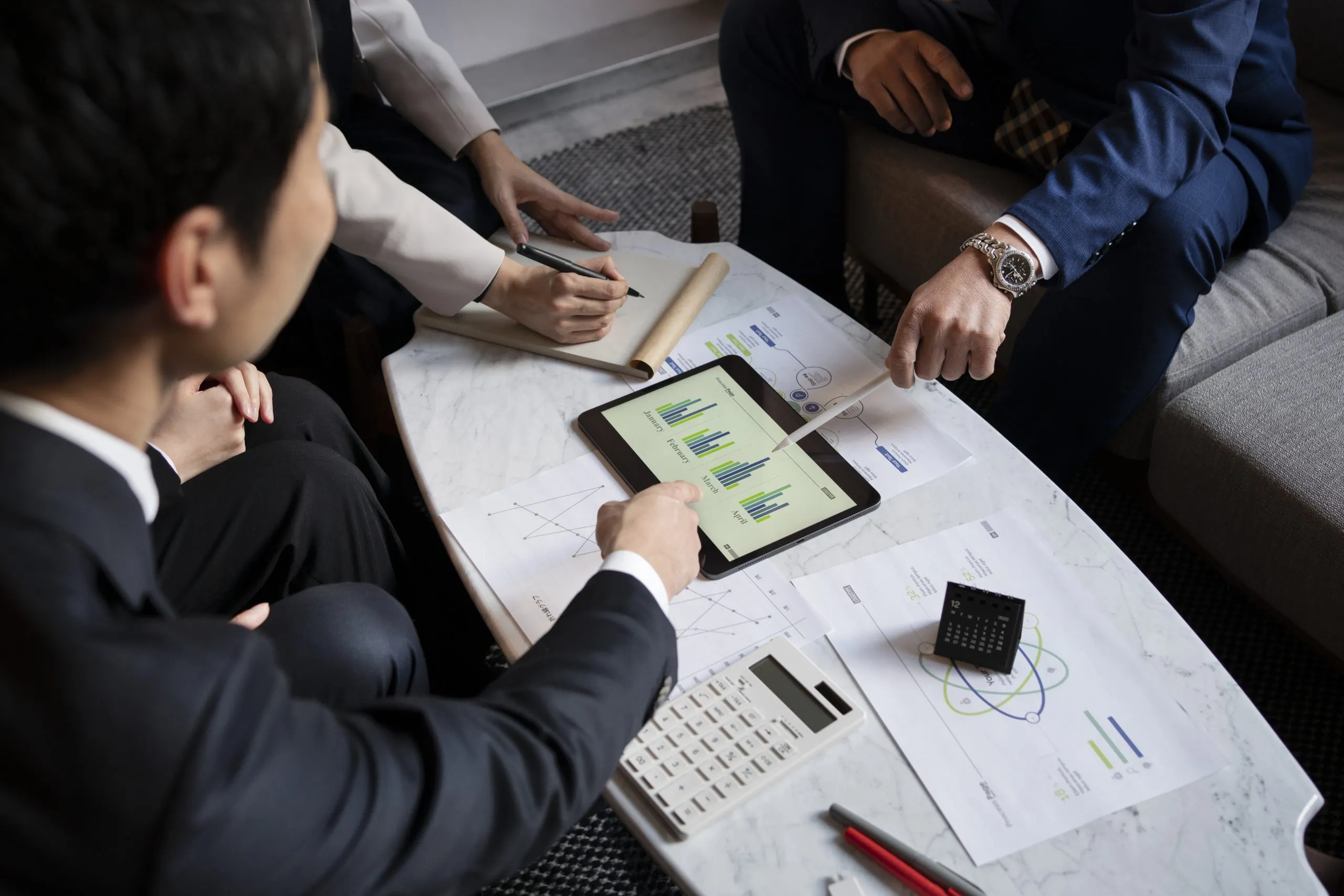 How Customer Experience Drives Retention When 70% of Customers Prioritize Service Quality bank-customer-experience-benchmarking-scaled