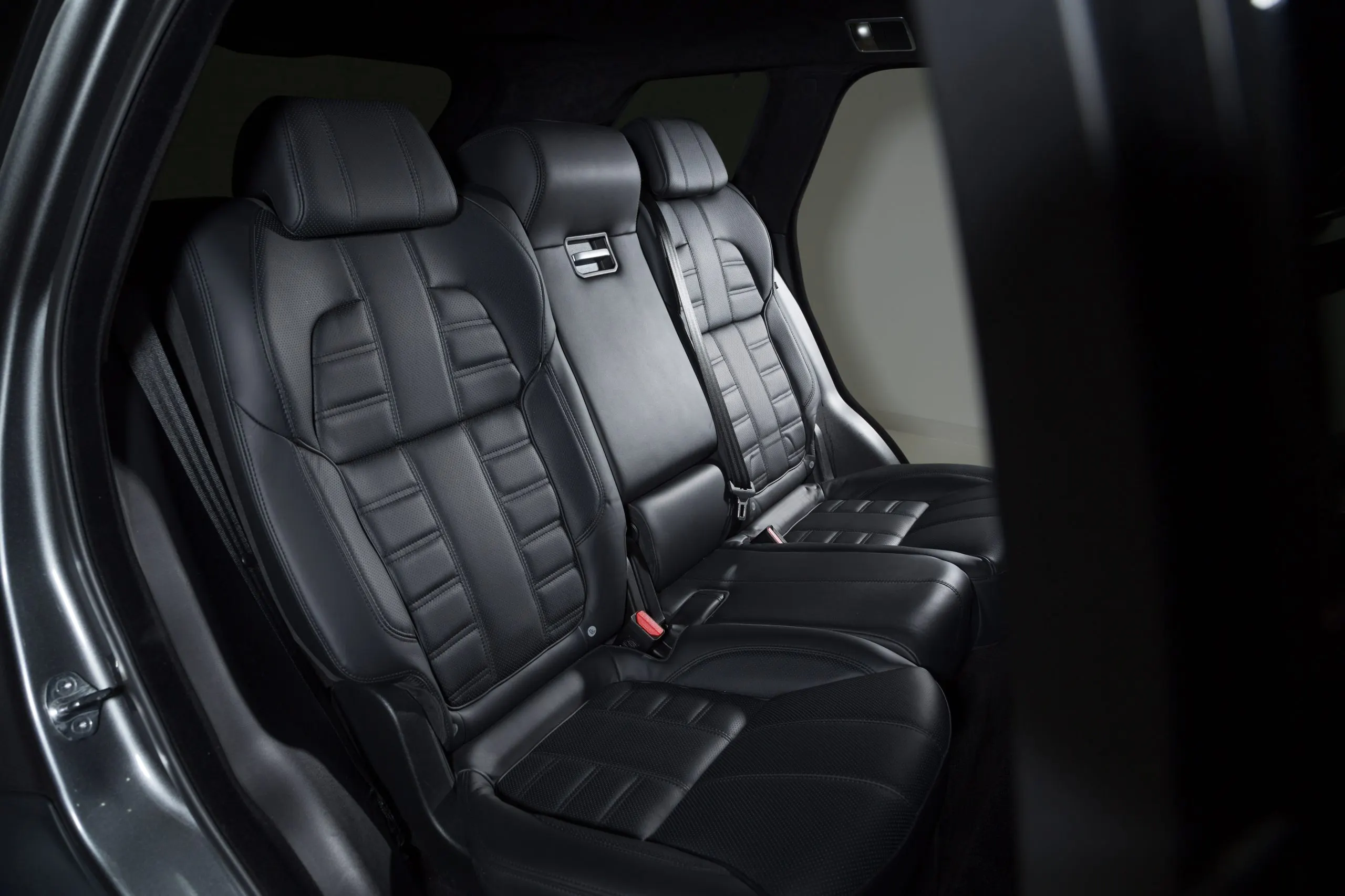 Philippines Automotive Seats Market Outlook Highlighting $420M Revenue and 6% CAGR Key Drivers and Trends black-interior-details-modern-luxury-car-scaled