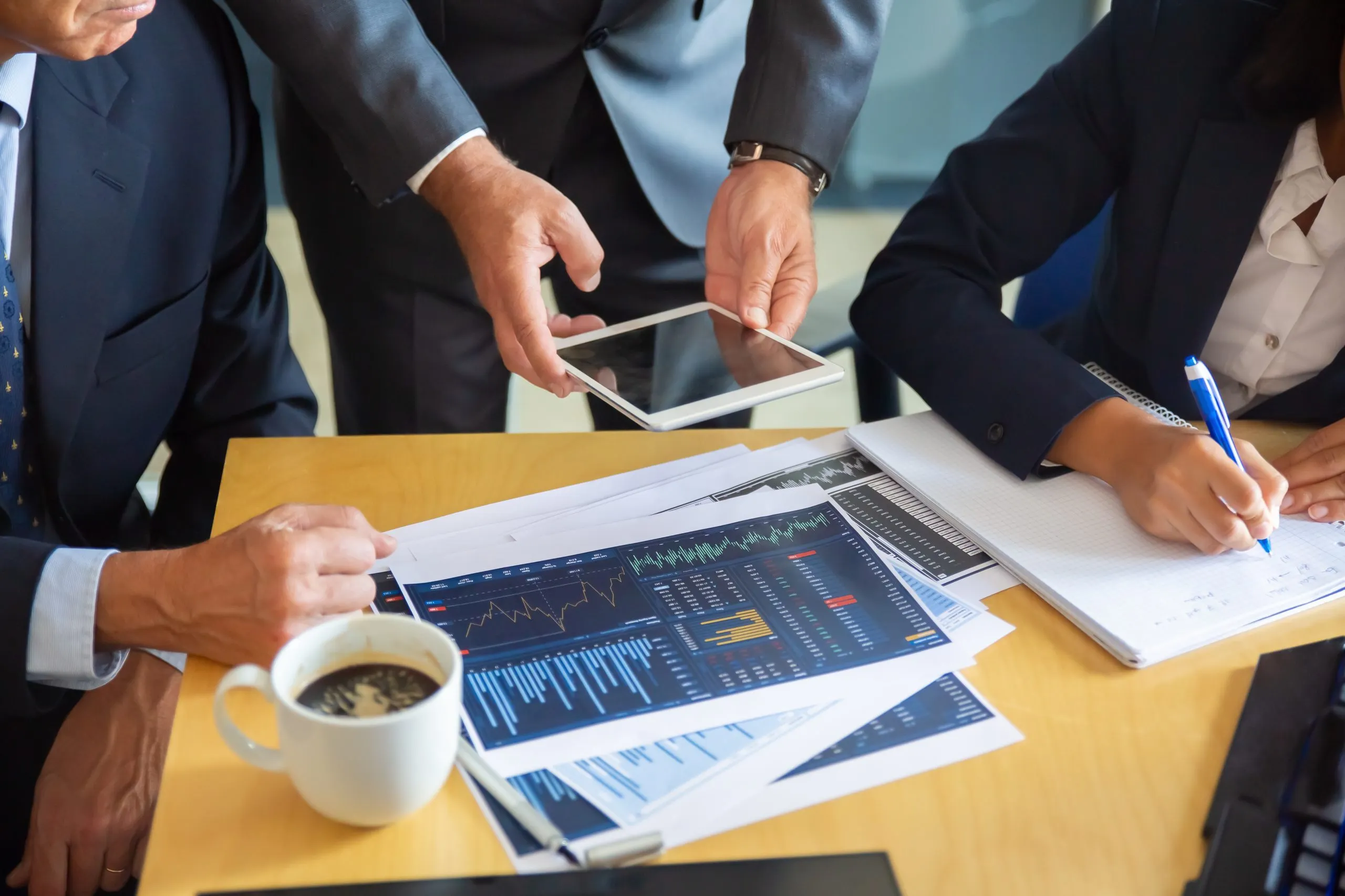 Benchmarking Corporate Banking Performance in High-Value Lending and Transaction Segments corporate-banking-benchmarking-scaled